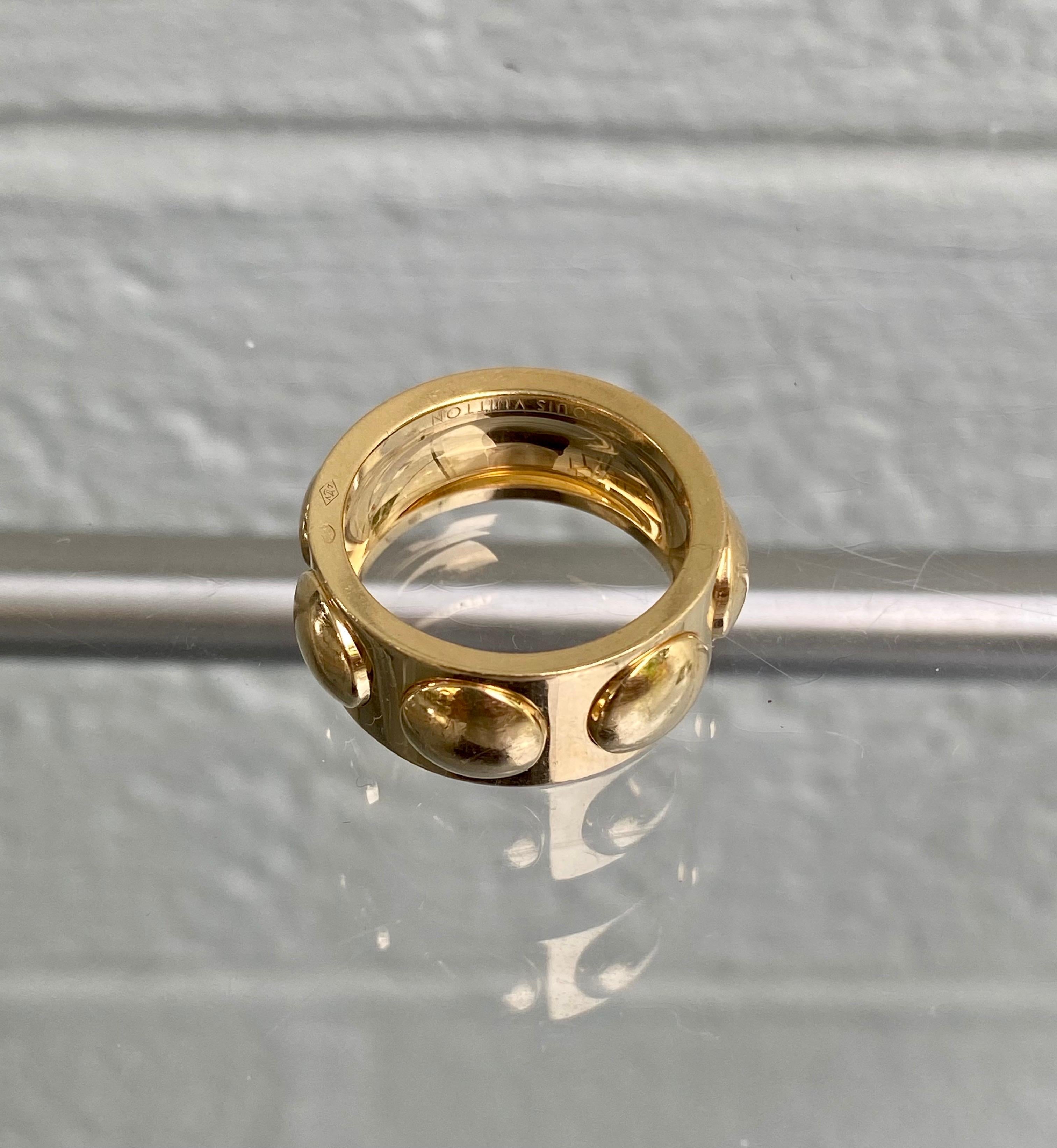 Louis Vuitton, bague Emprente Trunk en or jaune 18 carats Unisexe en vente