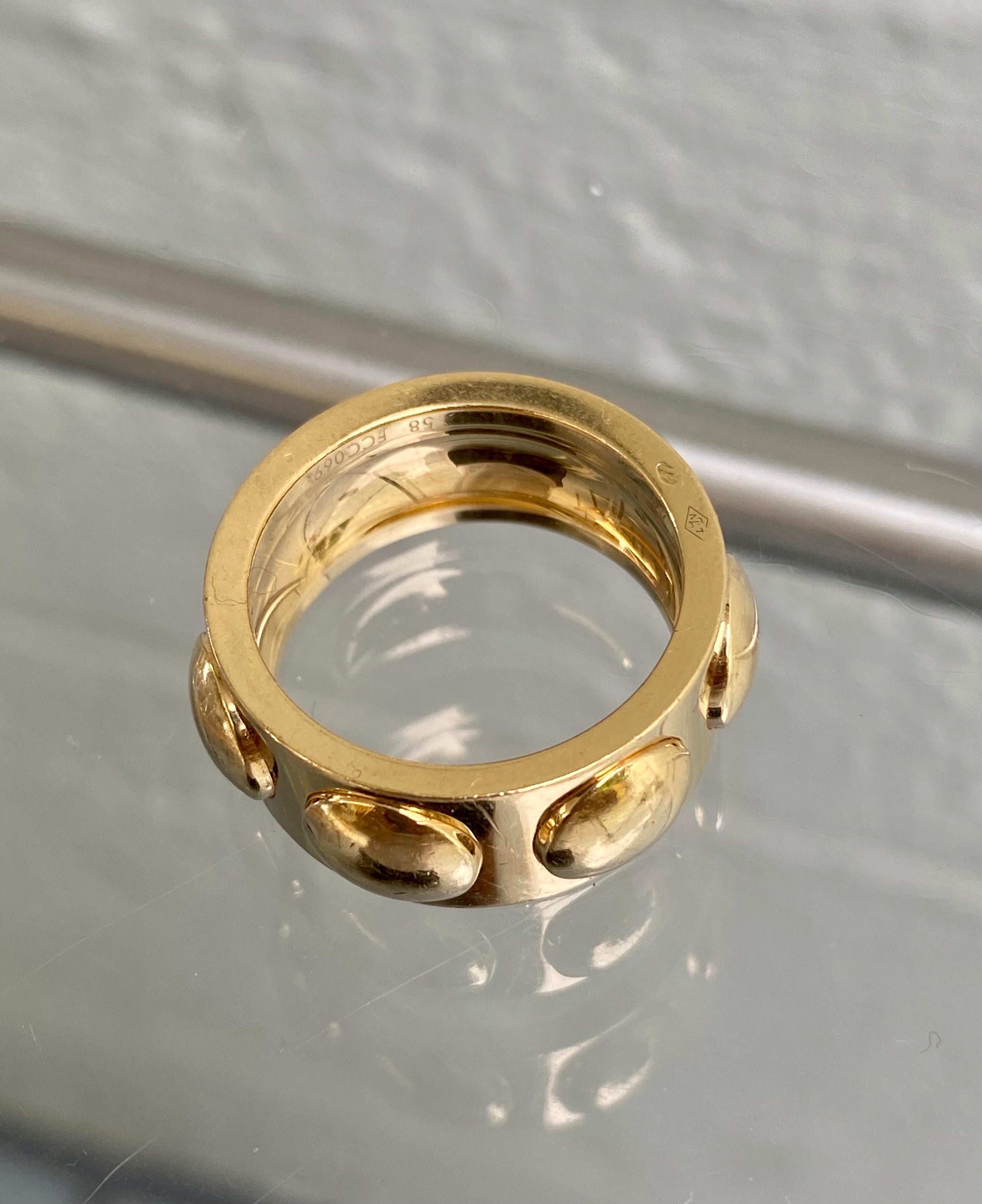 Louis Vuitton, bague Emprente Trunk en or jaune 18 carats en vente 1
