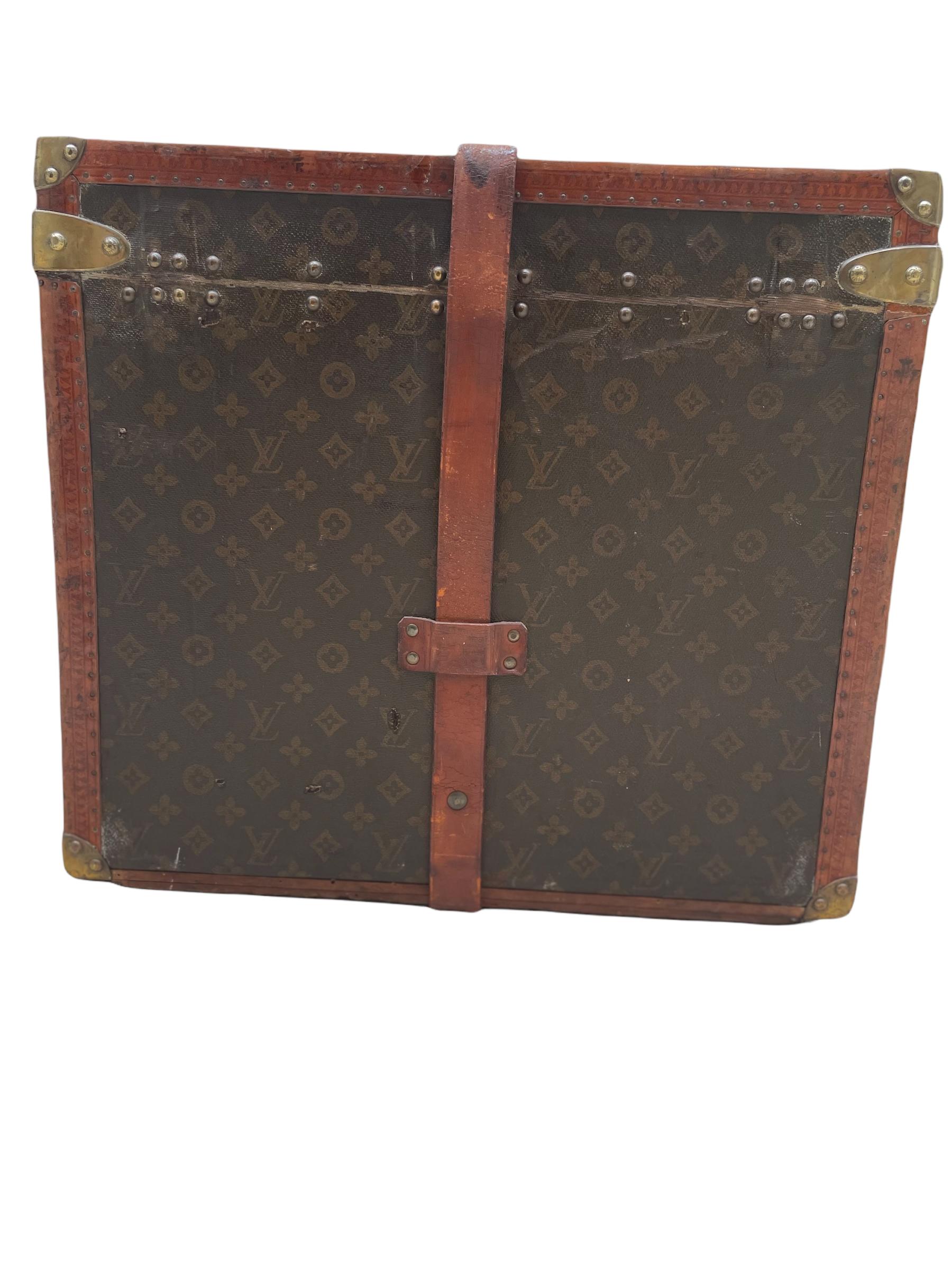 French Louis Vuitton 1920 Hat Trunk