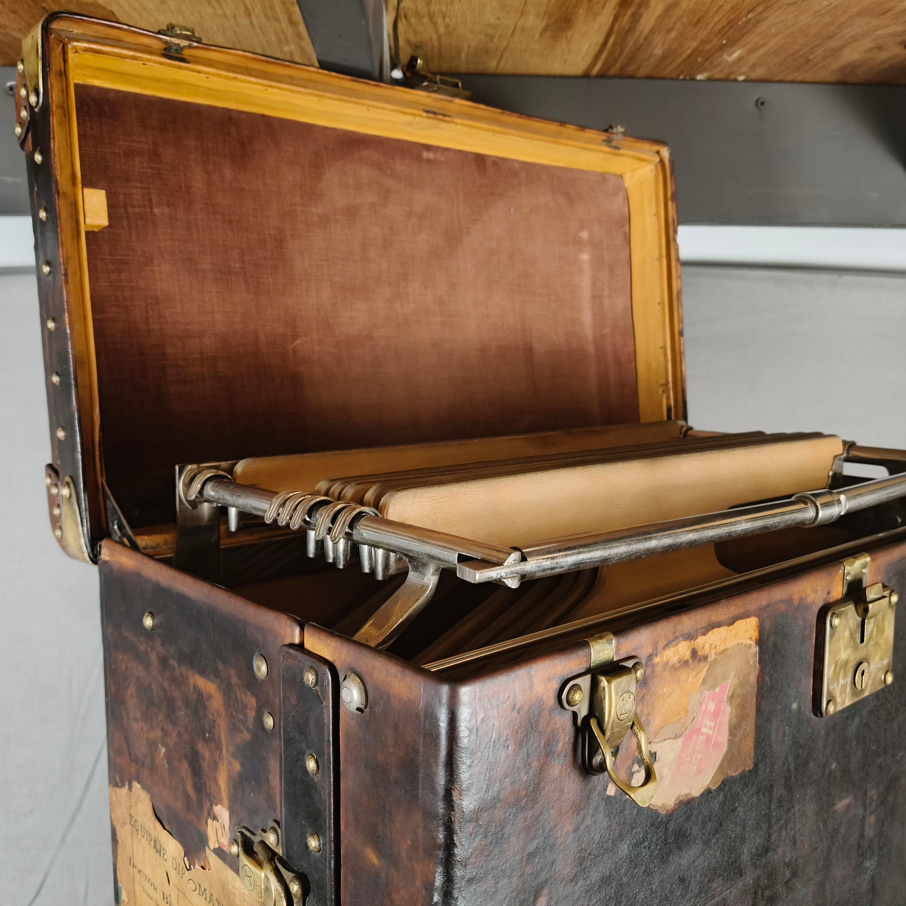 Louis Vuitton 1930's Brown Leather Travel Trunk For Sale 4