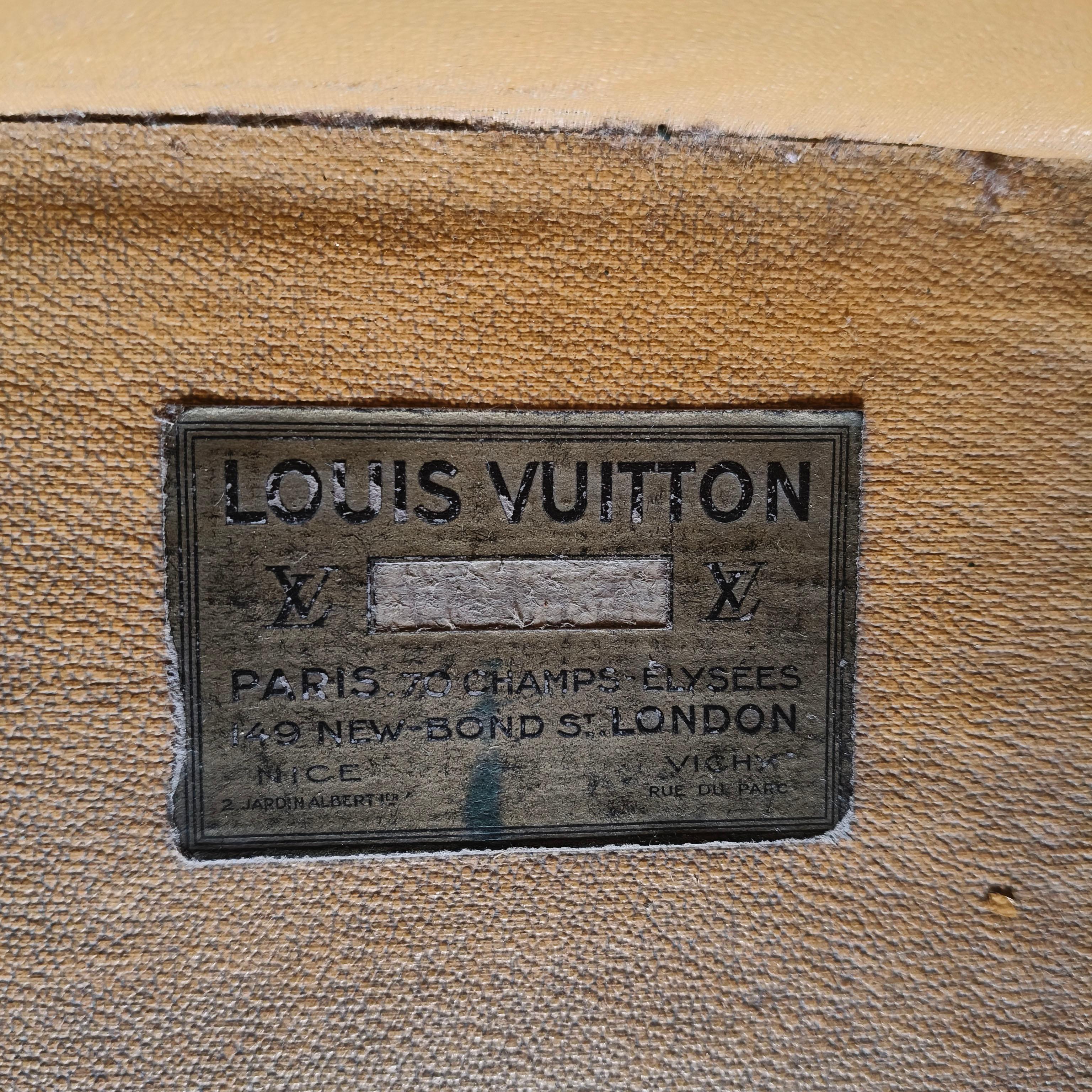 Louis Vuitton 1930's Brown Leather Travel Trunk For Sale 7