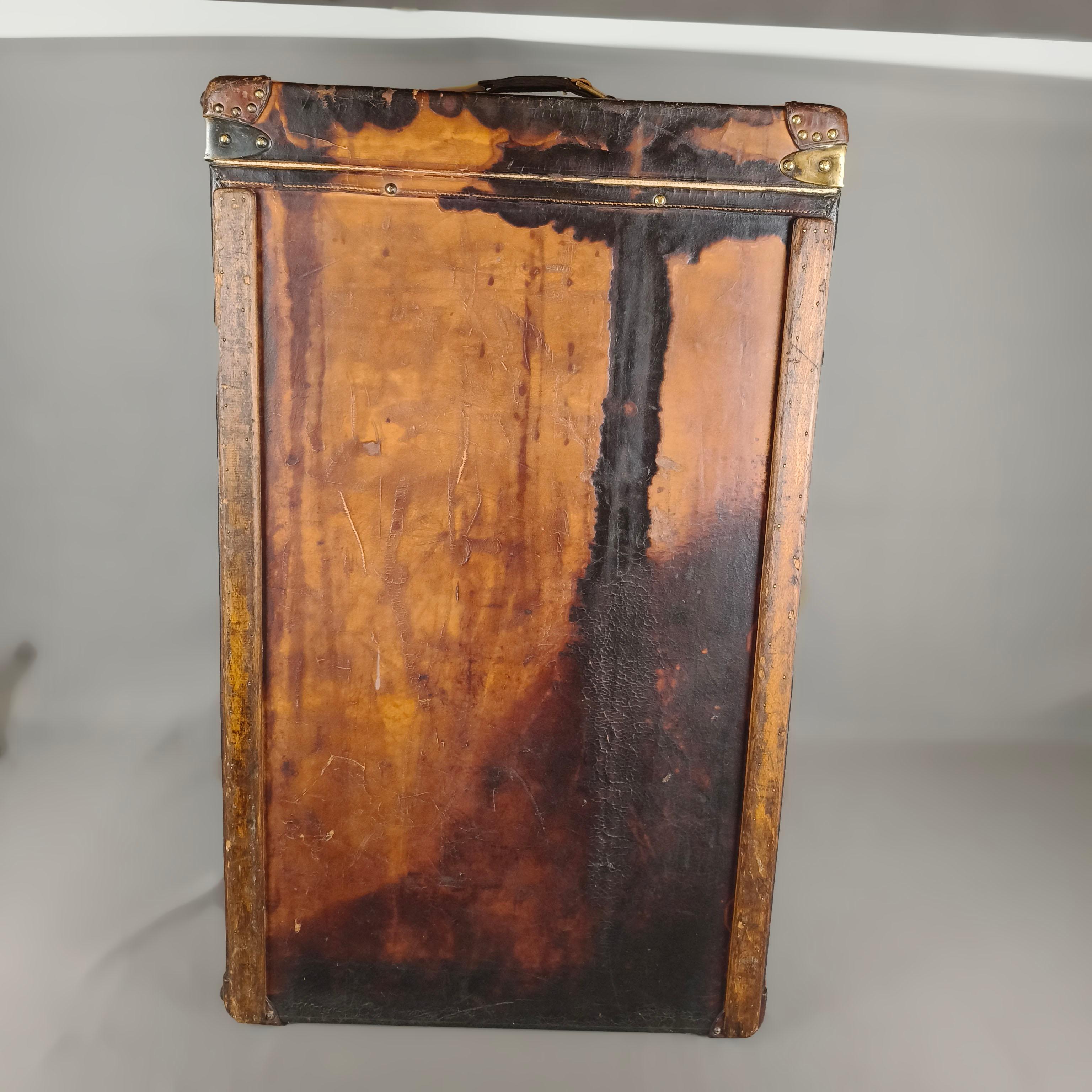 Louis Vuitton 1930's Brown Leather Travel Trunk In Fair Condition For Sale In Mexico City, MX
