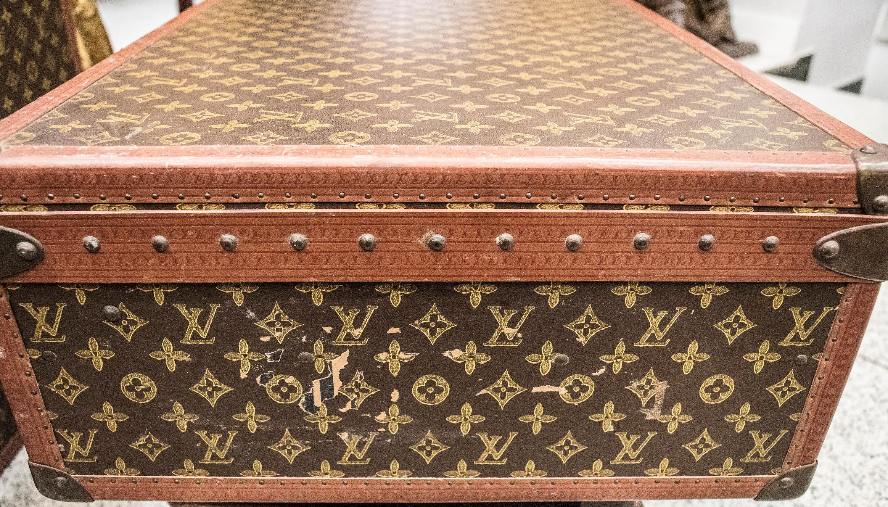 Engraved Louis Vuitton 1945 Suitcase-Trunk Alzer '113023'