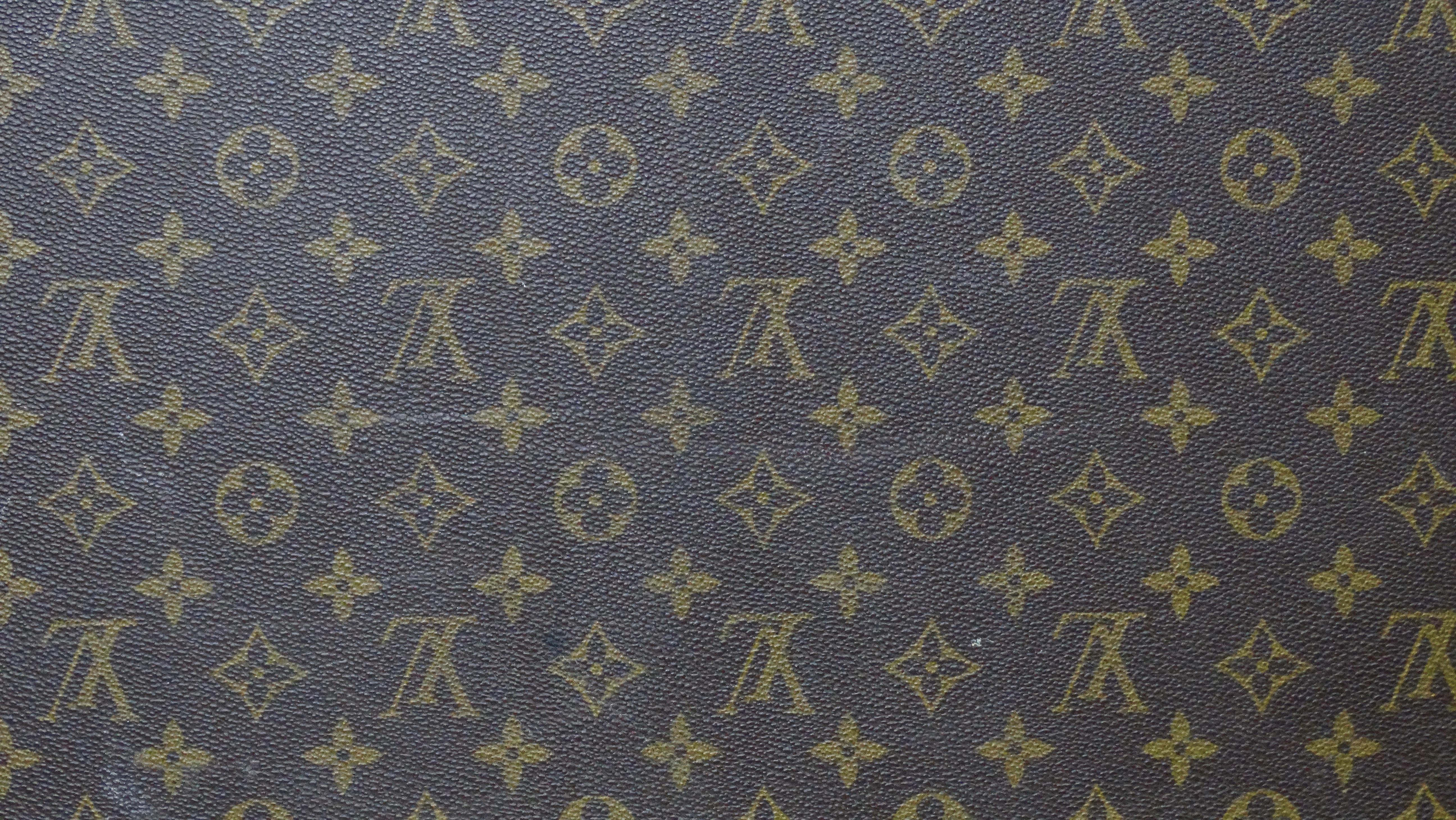 Valise Louis Vuitton des années 1970 en toile monogrammée en vente 5