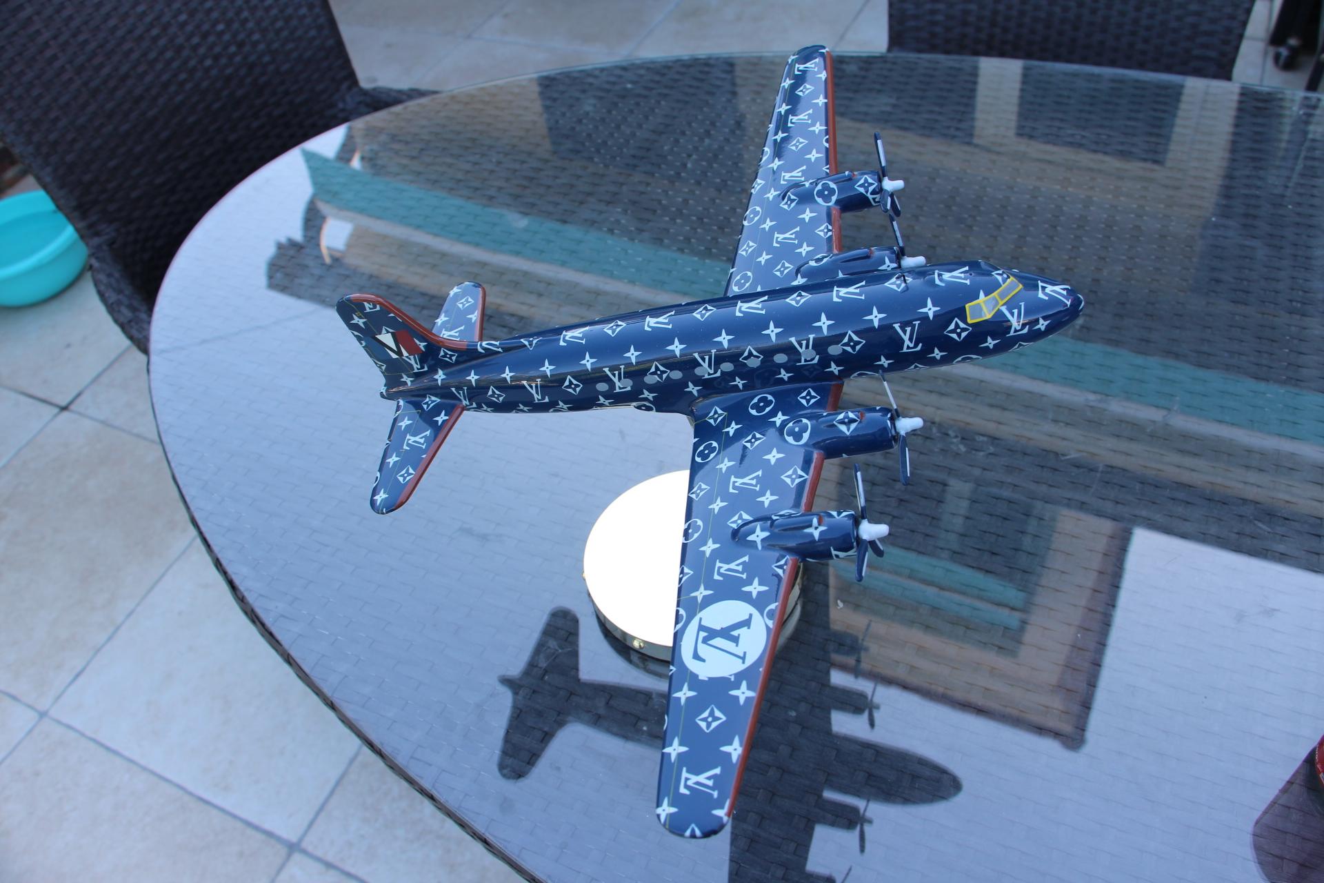 Louis Vuitton 1980 Shop Window Display Airplane Model  For Sale 9