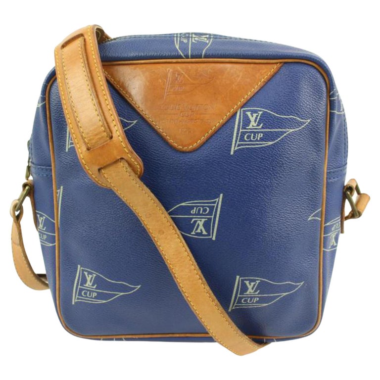 Louis Vuitton 1991 Pre-owned America's Cup Overnight Crossbody Bag - Blue