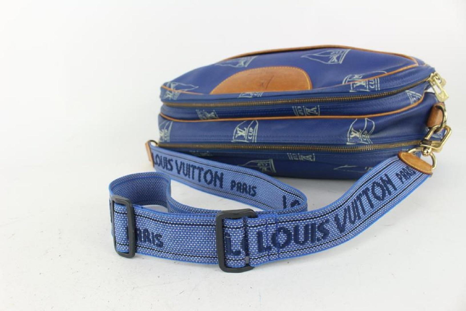 Louis Vuitton 1991 LV Cup Blue Monogram Sail Sac Cowes Messenger Bag 826lv89   In Good Condition For Sale In Dix hills, NY