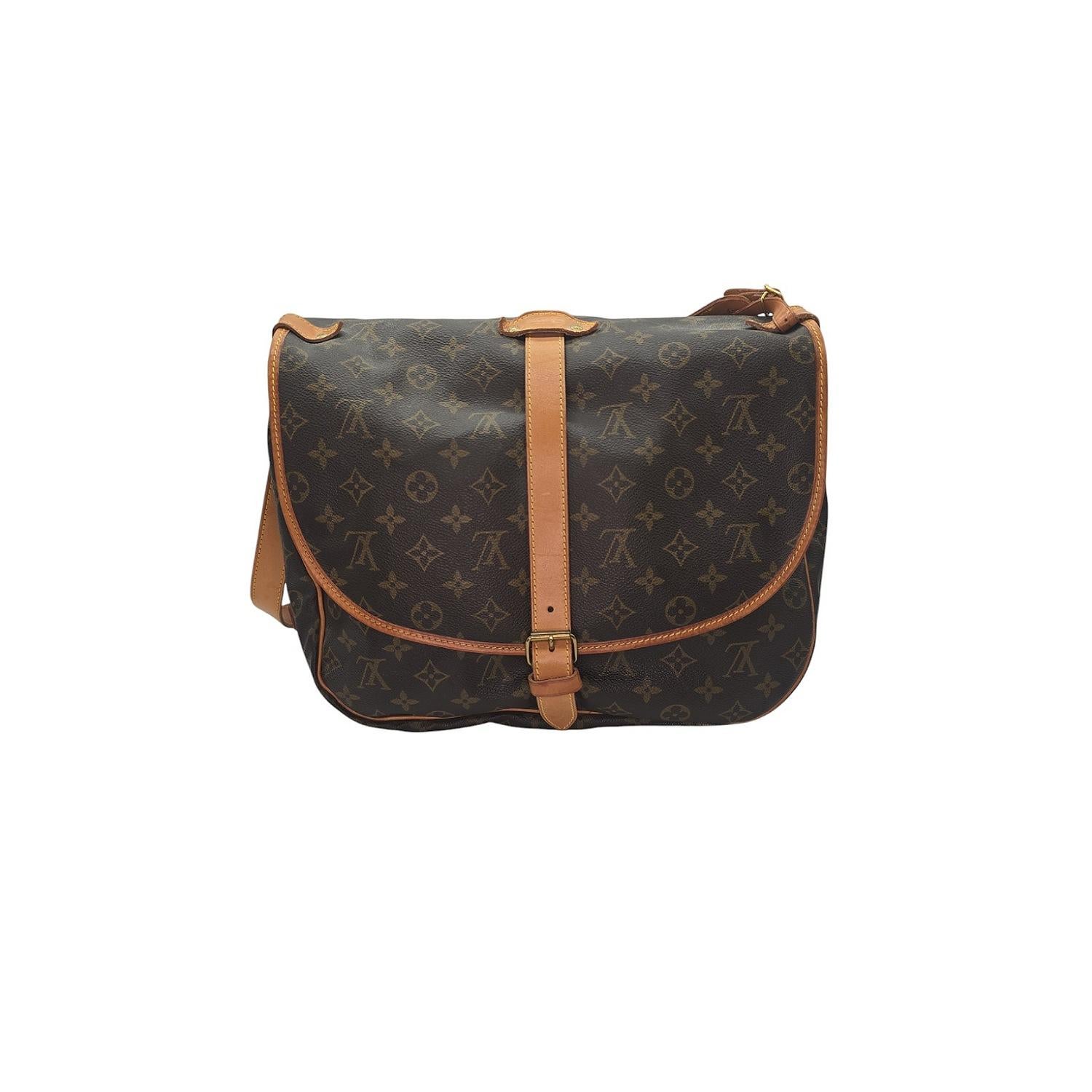 Black Louis Vuitton 1992 Monogram Canvas Saumur Bag 30 For Sale
