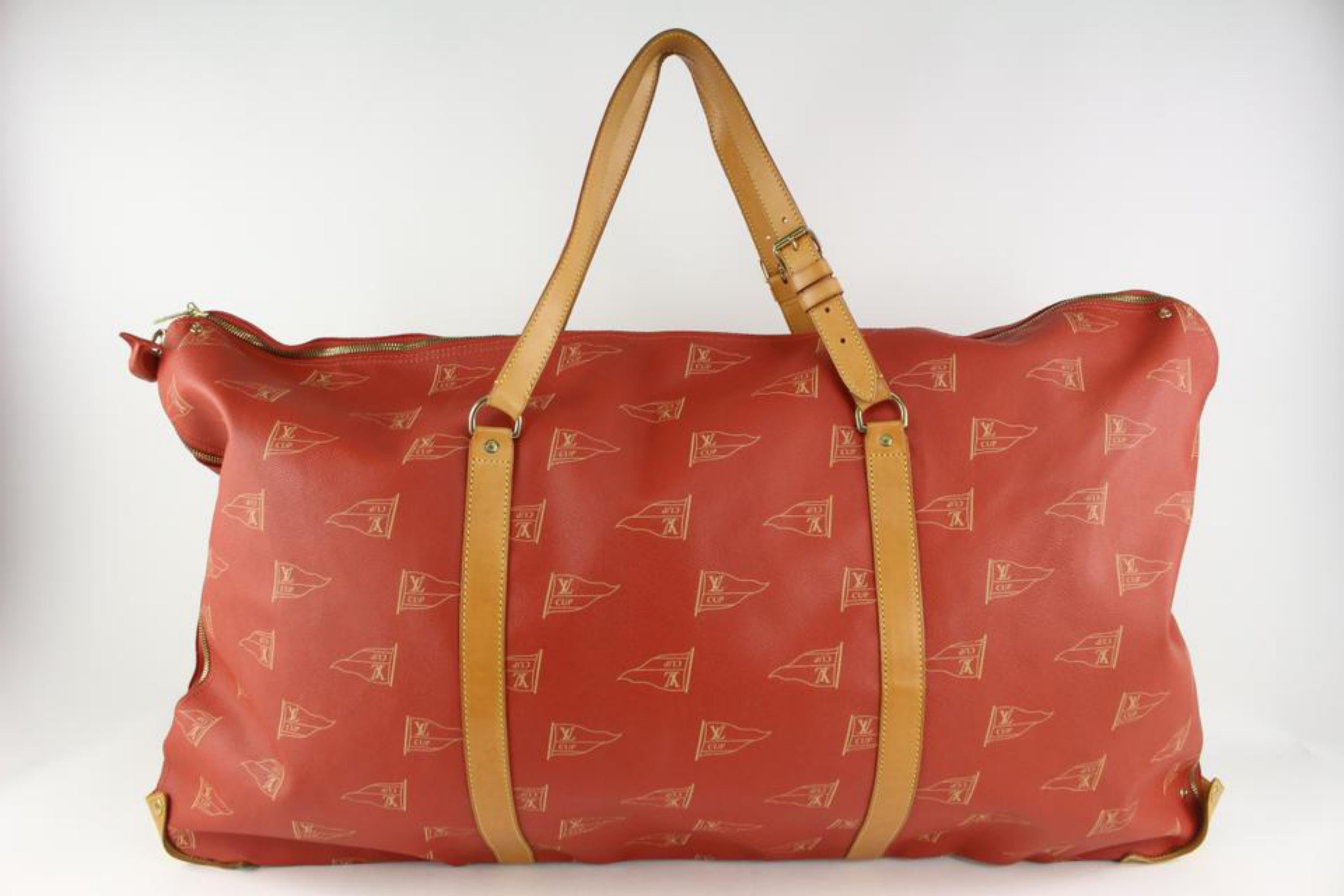 Louis Vuitton 1995 LV Cup Red Monogram Kabul Convertible Garment Bag 126lv42 In Good Condition In Dix hills, NY