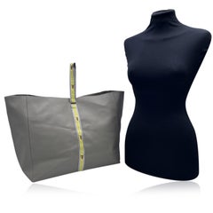 Louis Vuitton 2003 LV Cup Edizione Limitata Tote Shopper in vinile grigio