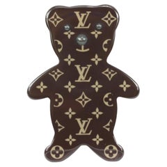 Braune Teddybär-Anstecknadelbrosche mit Monogramm von Louis Vuitton 2005 s331lk39