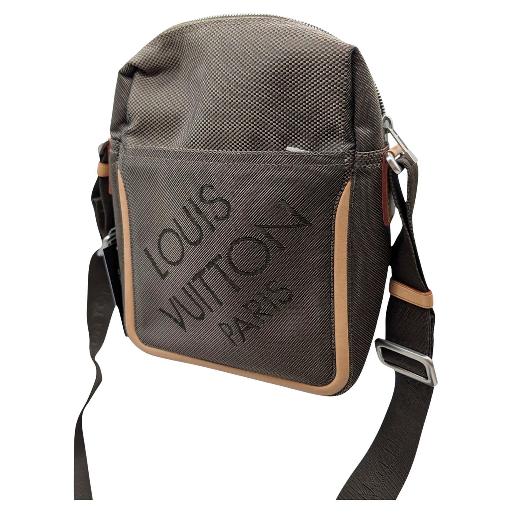 Louis Vuitton 2005 Damier Geant Citadin Canvas Messenger PM