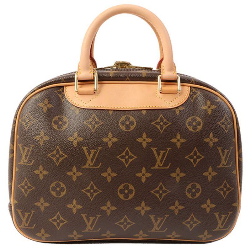 Louis Vuitton 2006 Made Canvas Monogram Trouville Brown

Additional information:
Interior pocket x4, exterior pocket x1
Padlock1, Key 2, 2006
Made in France
Measurements: 27 W x 10 D x 21 H cm
Handle: 27 cm
Condition: Good
Front: With slight
