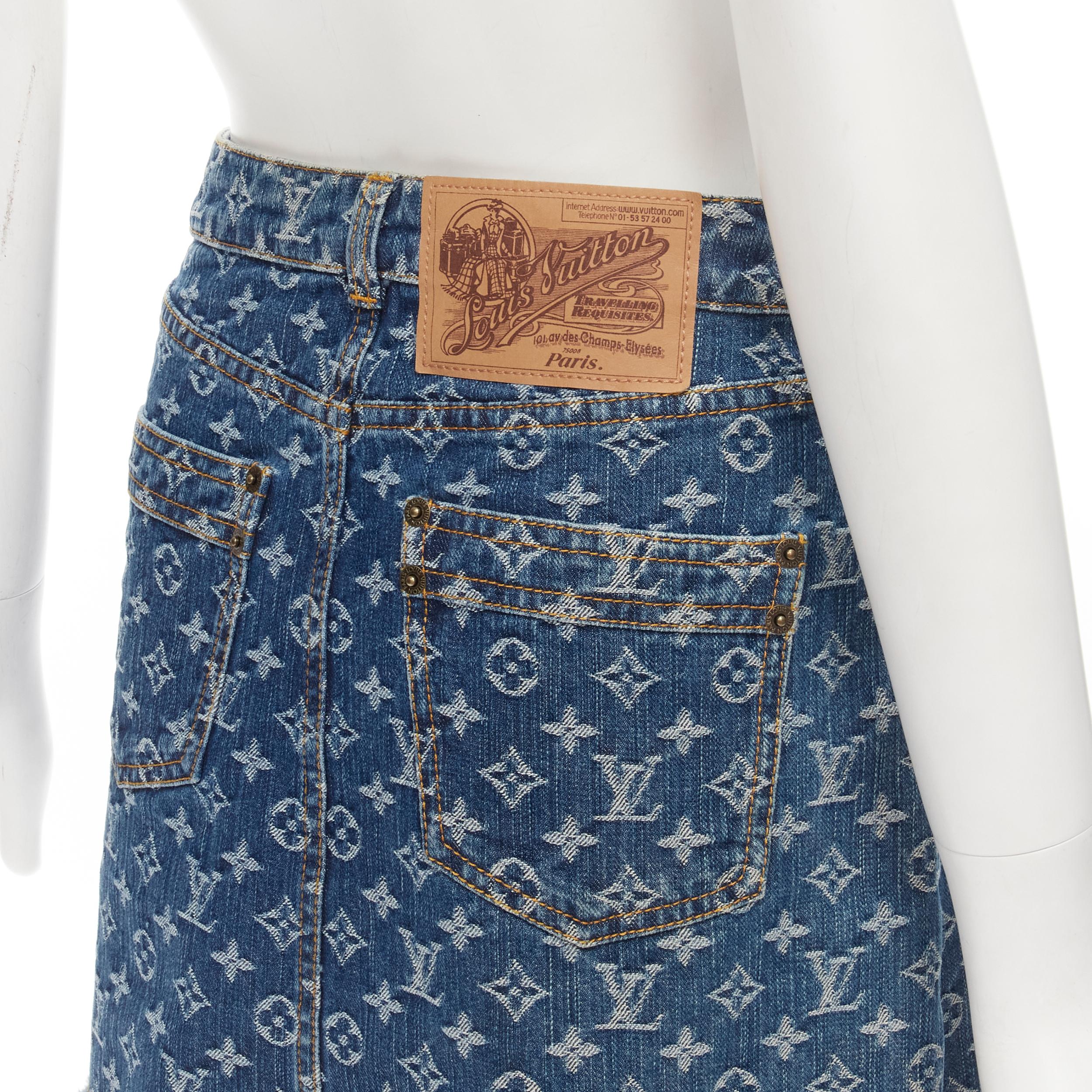 LOUIS VUITTON 2006 Vintage LV monogram blue denim jacquard mini skirt XS rare 
Reference: ANWU/A00448 
Brand: Louis Vuitton 
Designer: Marc Jacobs Collection: 2006 

Material: Denim 
Color: Blue 
Pattern: Monogram 
Closure: Zip 
Extra Detail: Logo