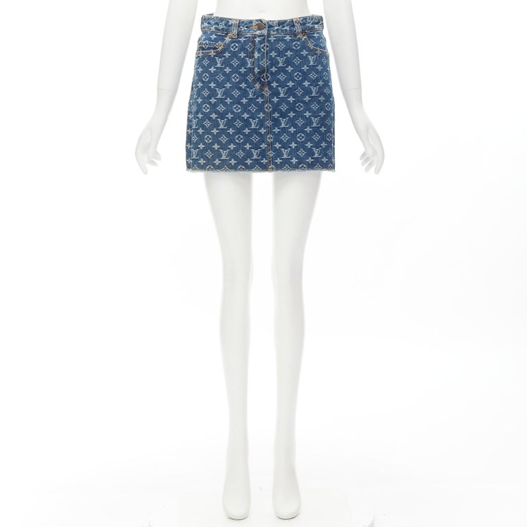 Louis vuitton mini skirt-blue denim in excellent condition