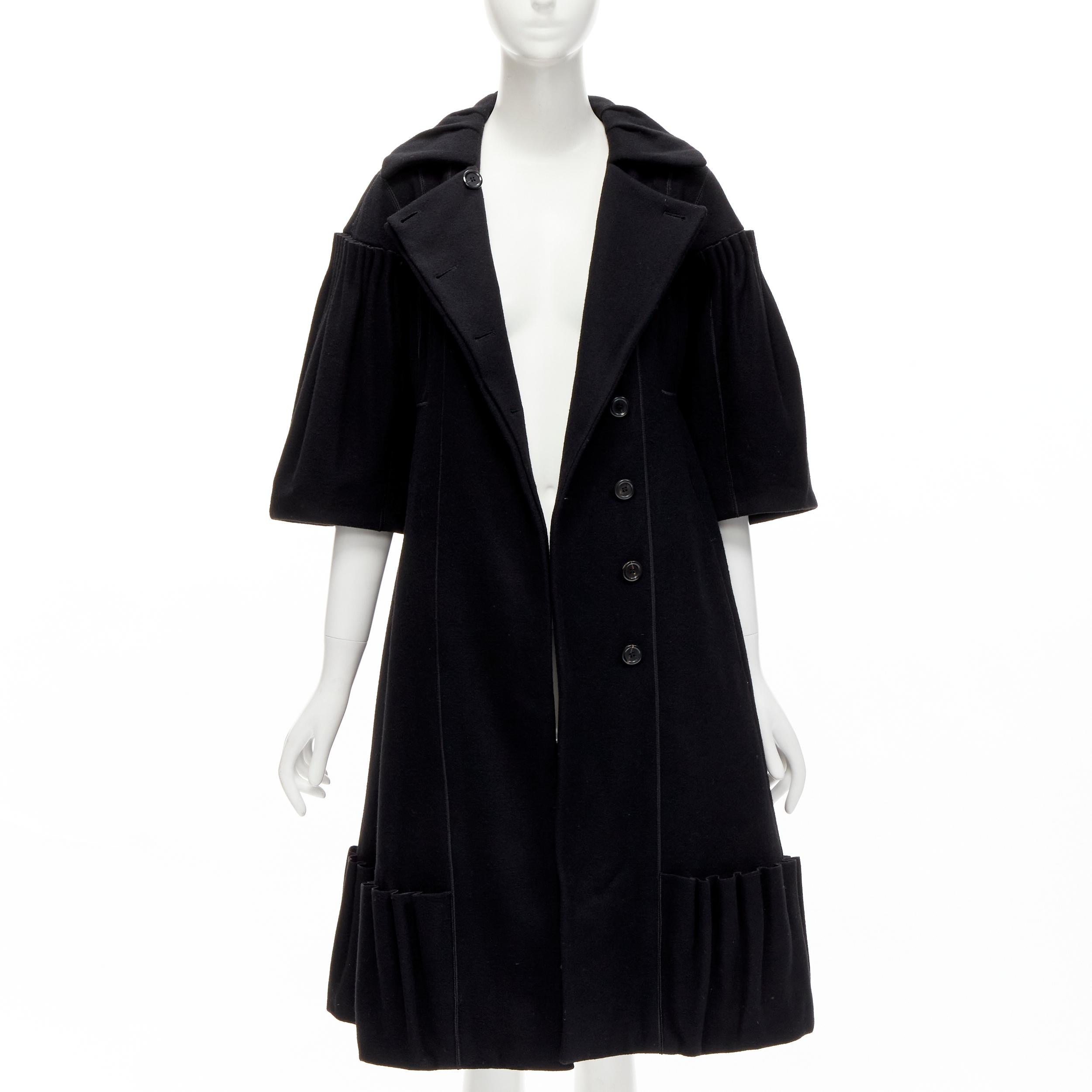 LOUIS VUITTON 2007 Laufsteg Schwarzes viktorianisches Mantelkleid aus Wolle mit Falten FR34 XS im Zustand „Gut“ im Angebot in Hong Kong, NT
