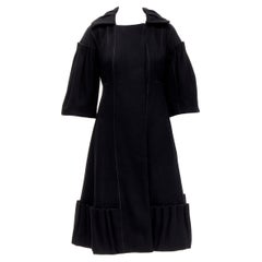 Louis Vuitton - Robe manteau victorien plissé en laine noire, taille FR 34, issue d'un défilé, 2007