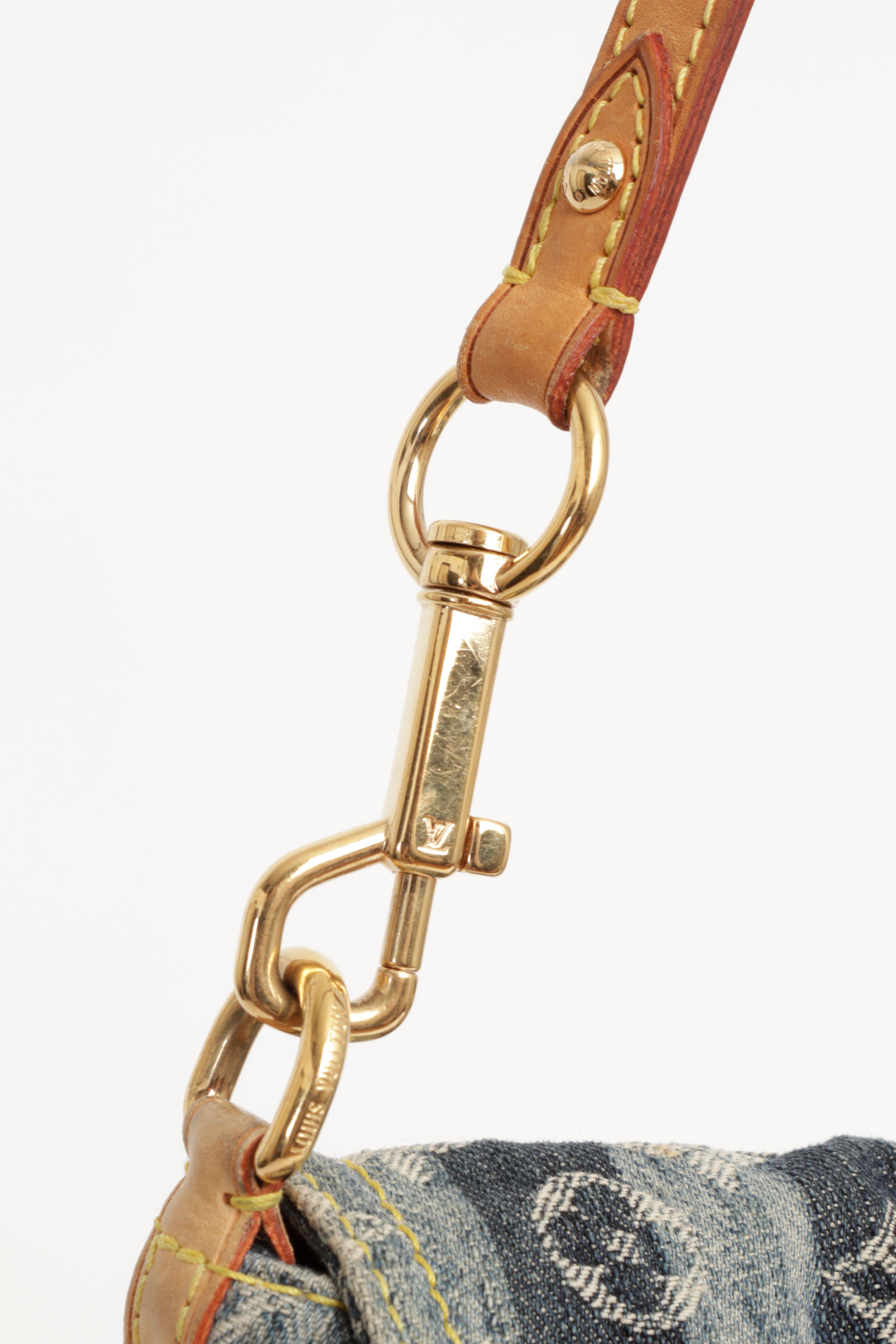 Louis Vuitton 2008 Limited Edition Judy Blame Mini Pleaty Raye Bag in Blue Denim For Sale 7