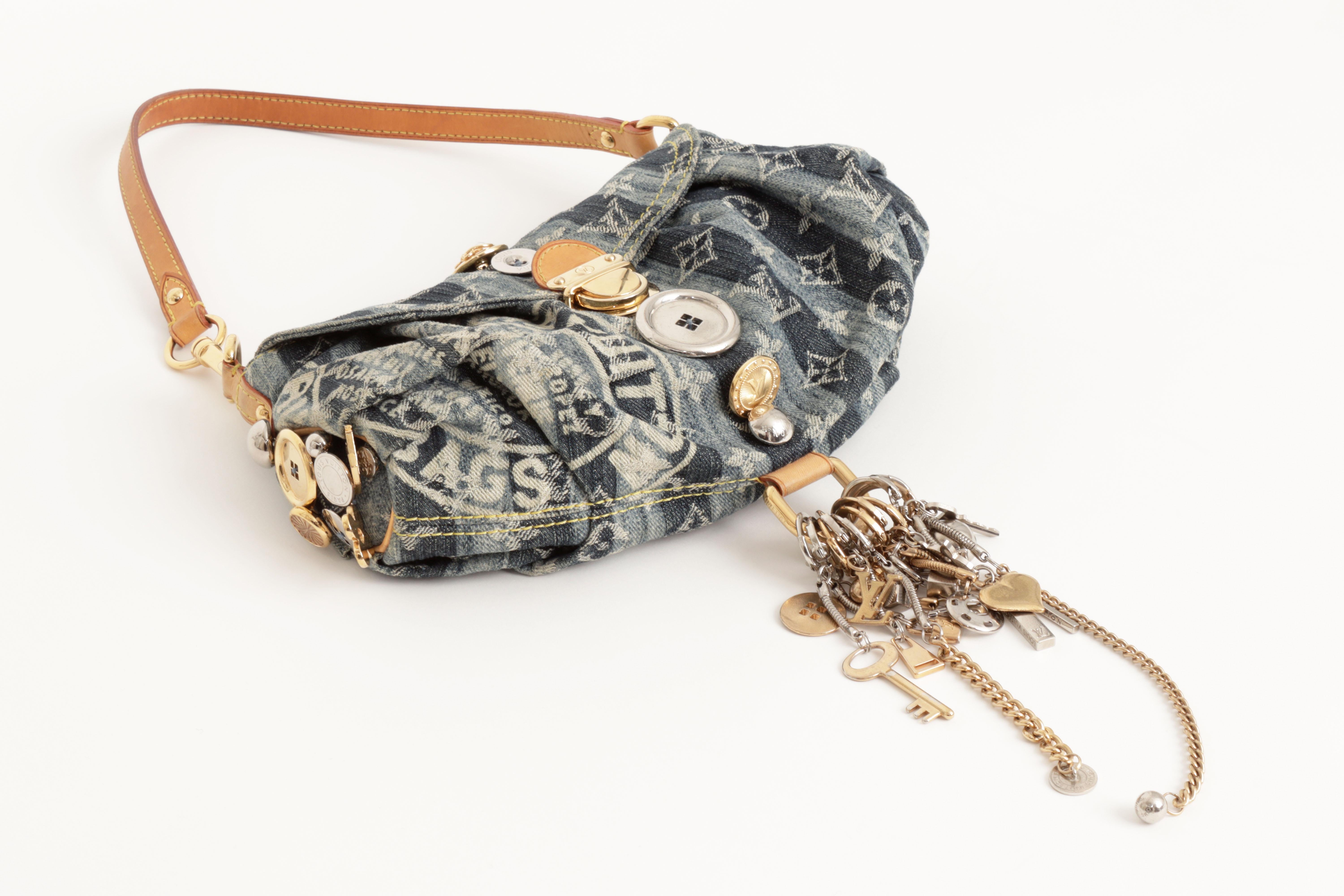 Louis Vuitton 2008 Limited Edition Judy Blame Mini Pleaty Raye Bag in Blue Denim For Sale 10