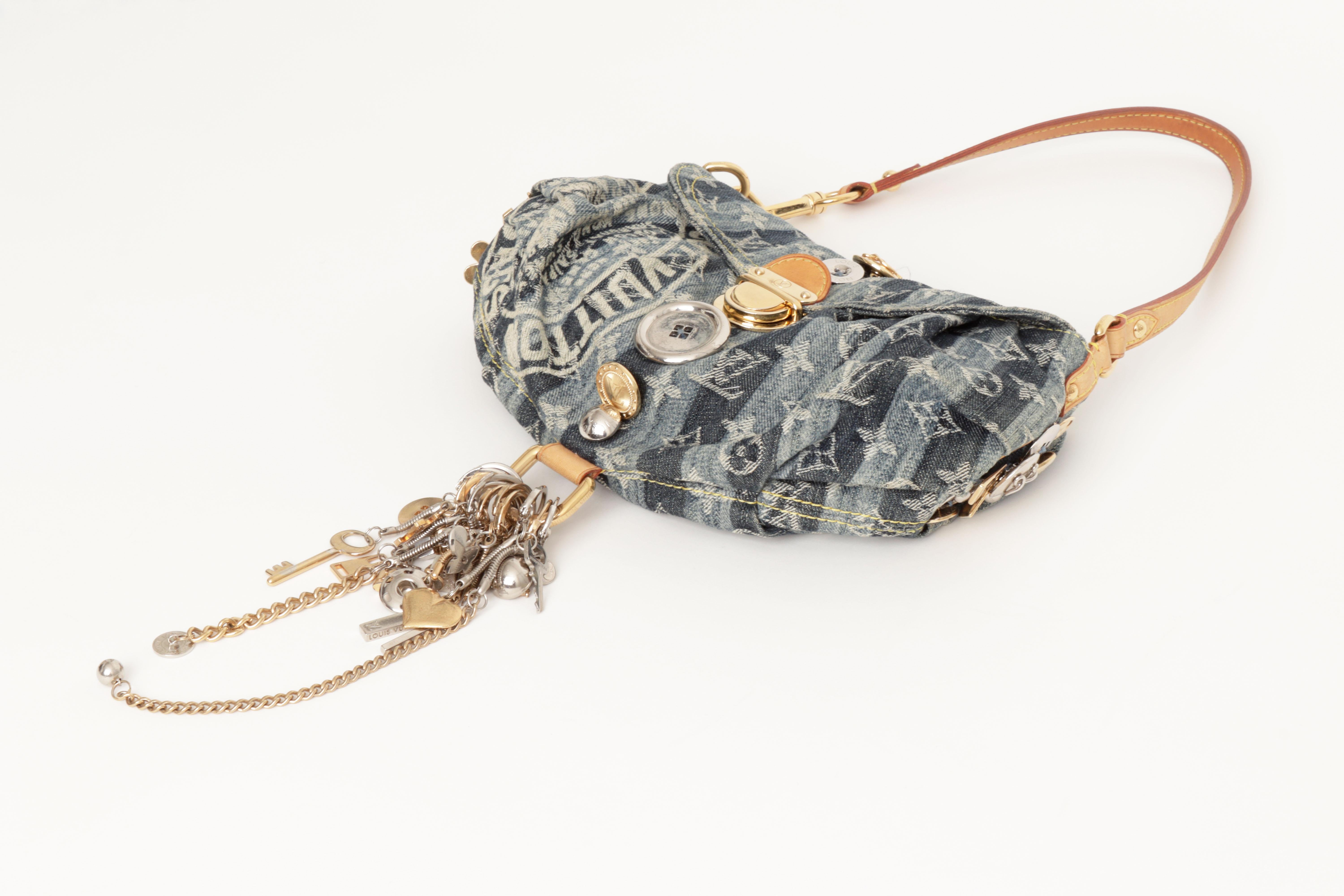 Louis Vuitton 2008 Limited Edition Judy Blame Mini Pleaty Raye Bag in Blue Denim For Sale 11