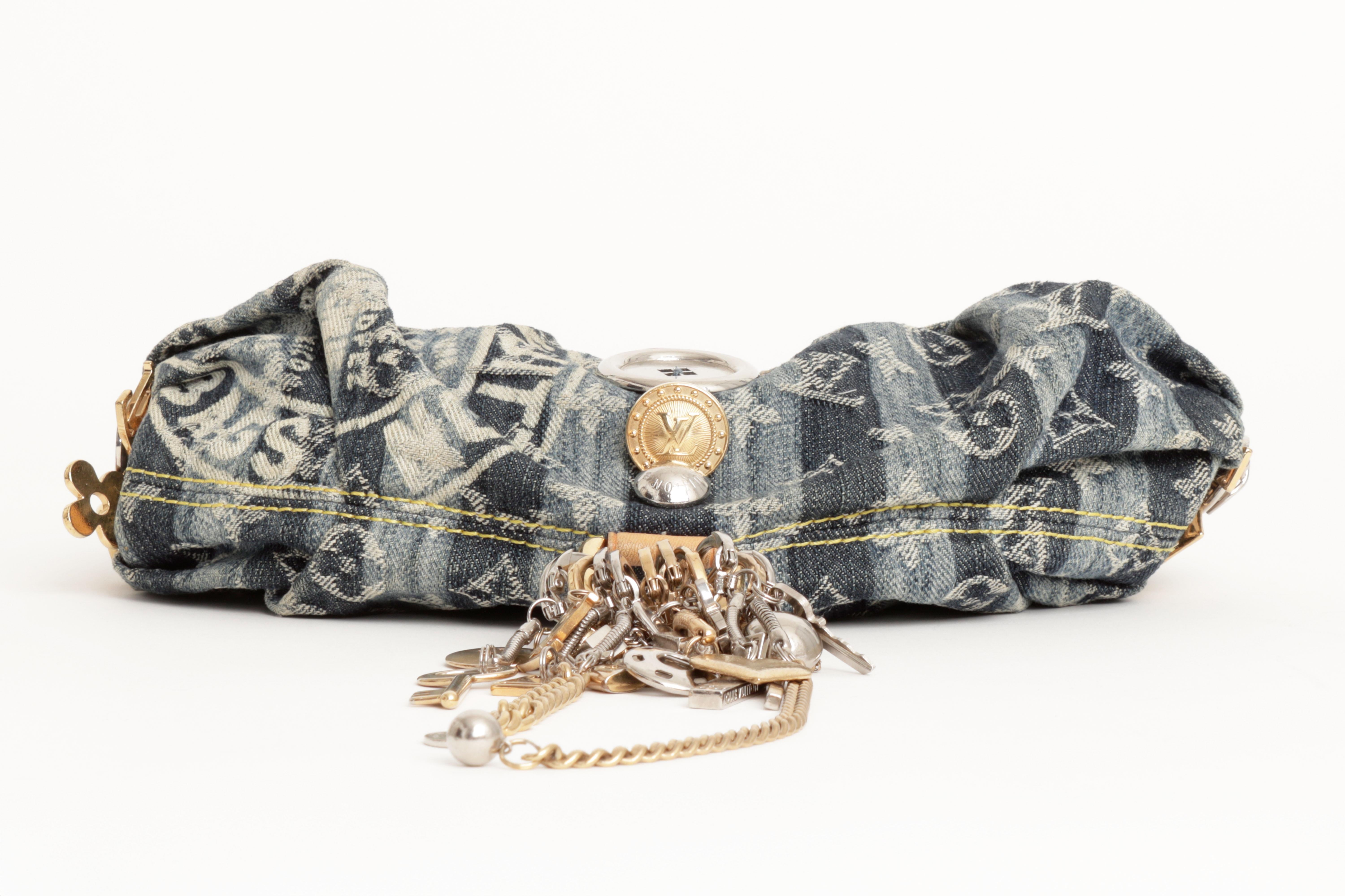 Louis Vuitton 2008 Limited Edition Judy Blame Mini Pleaty Raye Bag in Blue Denim For Sale 12