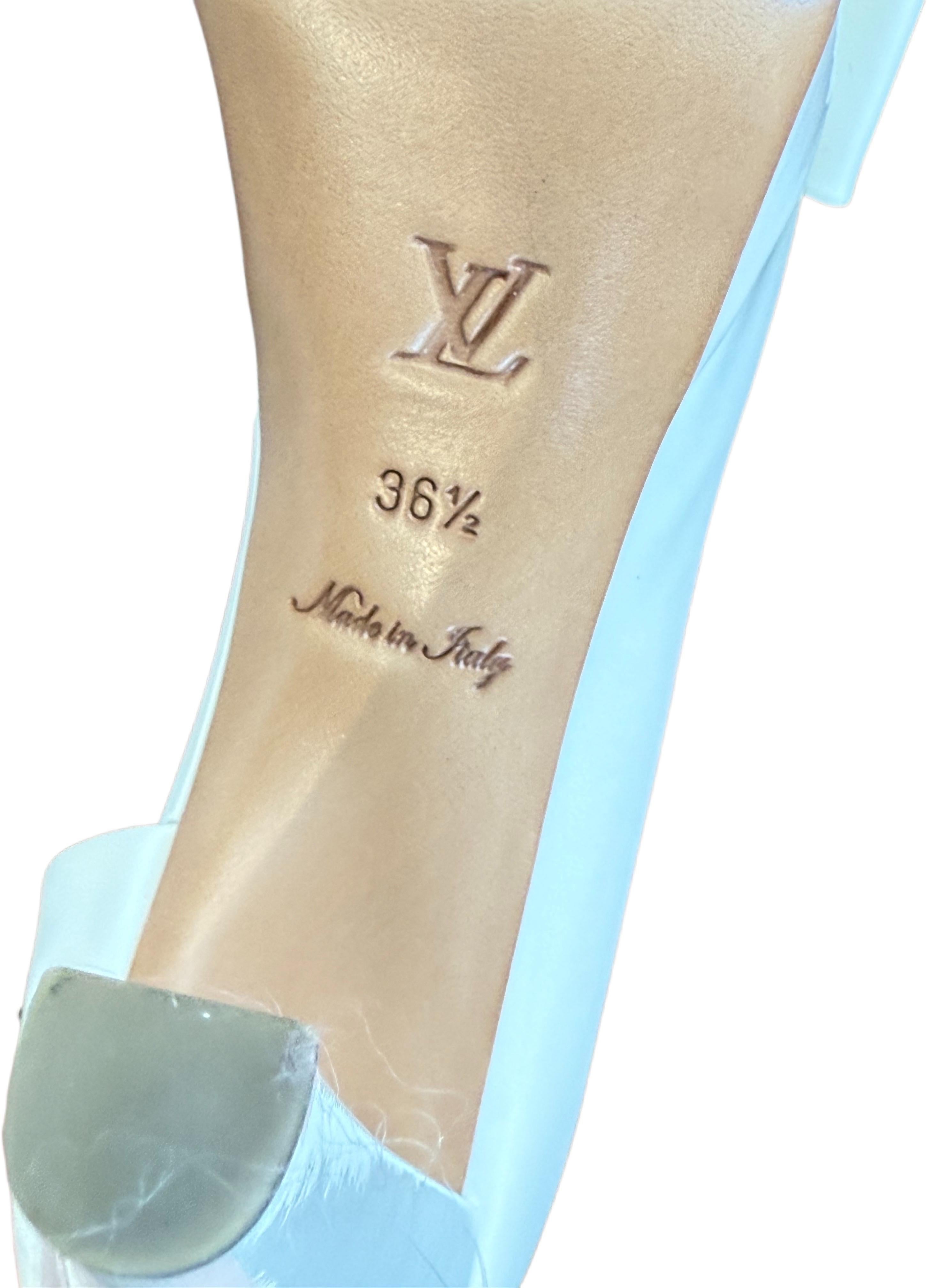 Louis Vuitton 2008 Sz 36.5 Marc Jacobs White Patent Bow Peep-Toe Platform Pumps Pour femmes en vente