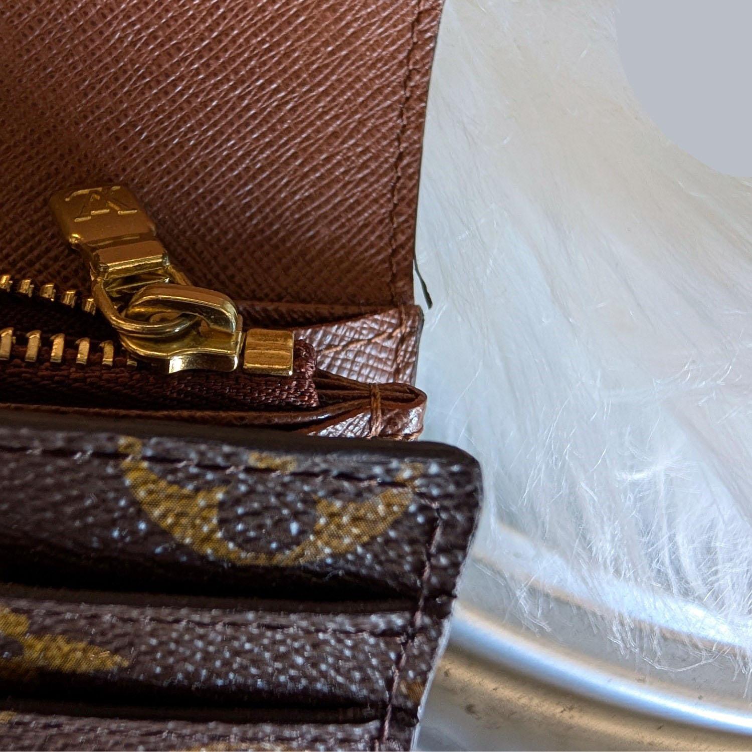 Portafoglio Monogram Porte-Monnaie Louis Vuitton 2010 in vendita 4