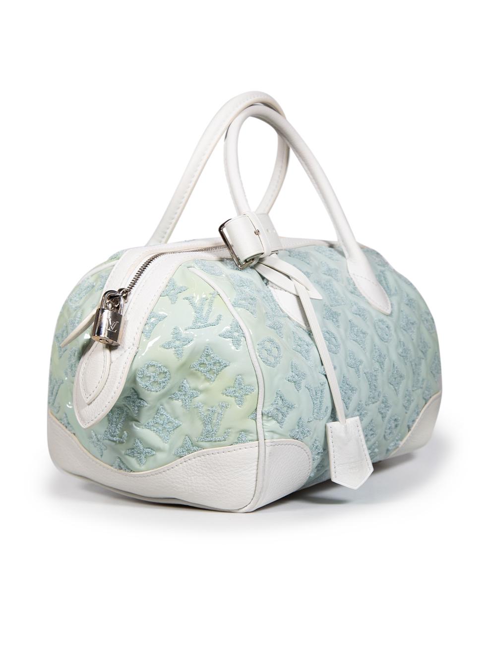 CONDITION is Very good. Minimal wear to bag is evident. Minimal wear to the leather trimming of the bag, with minor discolouration to the bottom corners and on the front of the clochette. Minor scratches are evident on the hardware such as the