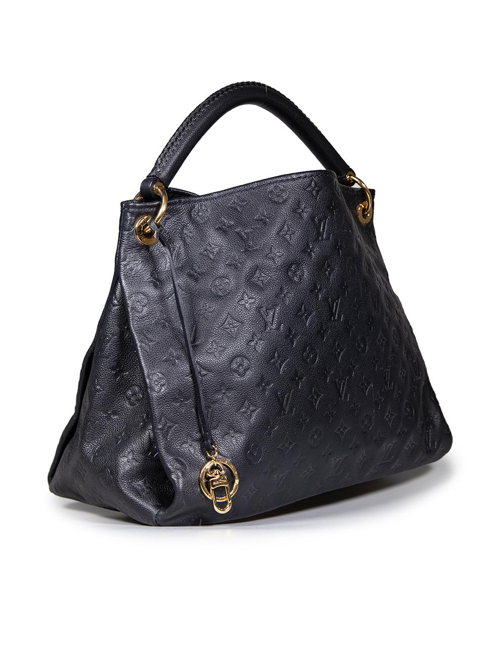 CONDITION is Very good. Minimal wear to the bag is evident. Abrasion to the front, base corners, rim and handle. Scratching to the key chain detailing on this used Louis Vuitton designer resale item.
  
  
  
  Details
  
  
  Mode: Artsy
  
 