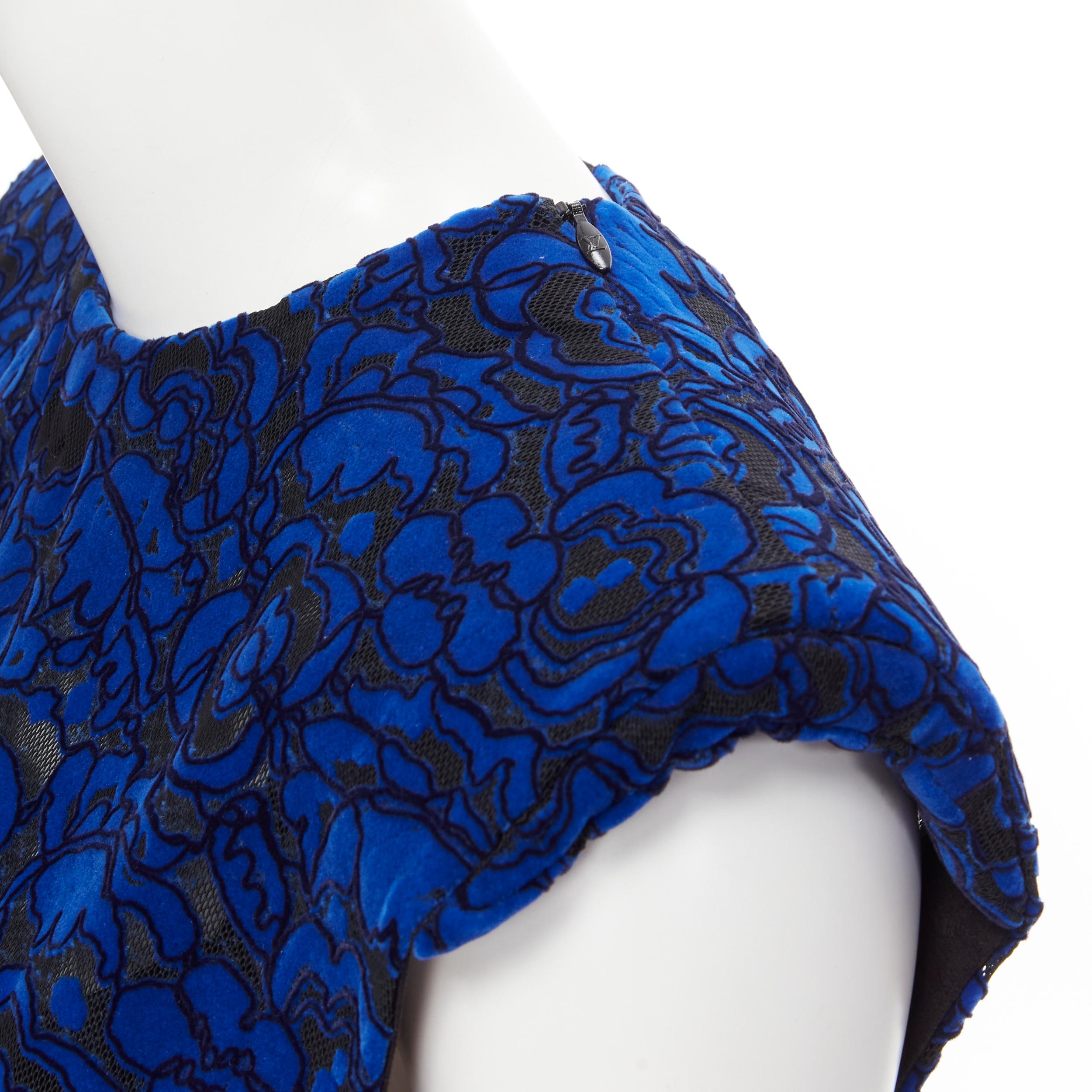LOUIS VUITTON 2017 Runway cobalt blue floral velvet effect lace  shoulder padded For Sale 2