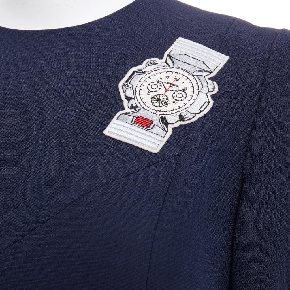 LOUIS VUITTON 2018 navyfarbene Wolle Seide LV Elektronik besticktes Kleid mit Flicken FR38 M
Referenz: MECG/A00164
Marke: Louis Vuitton
Collection'S: SS 2018
MATERIAL: Wolle, Seide
Farbe: Marineblau, Mehrfarbig
Muster: Solide
Verschluss: