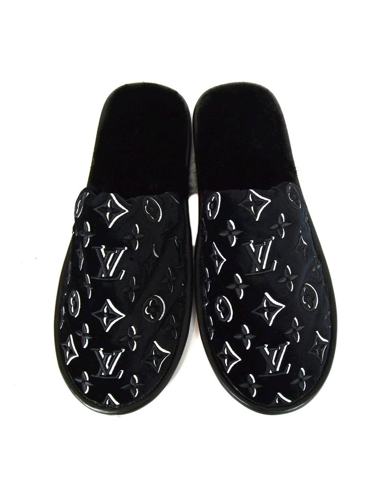 Louis Vuitton 2019 Black Velvet/Mink Fur Monogram Flat Loafer Slipper sz 39-40 For Sale at 1stdibs