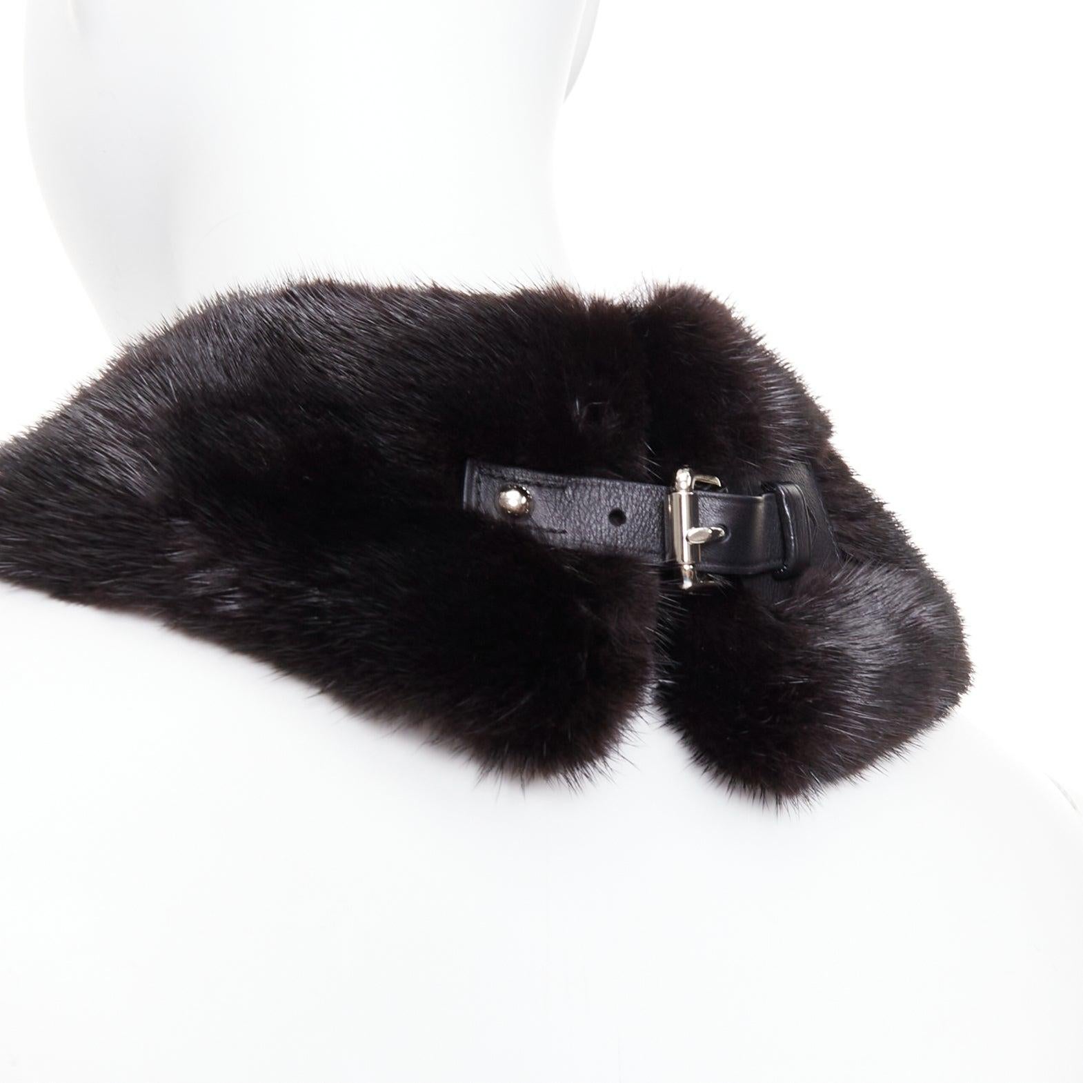 LOUIS VUITTON 2019 sciarpa con colletto in pelliccia di visone marrone con logo LV in pelle foderata di seta in vendita 2