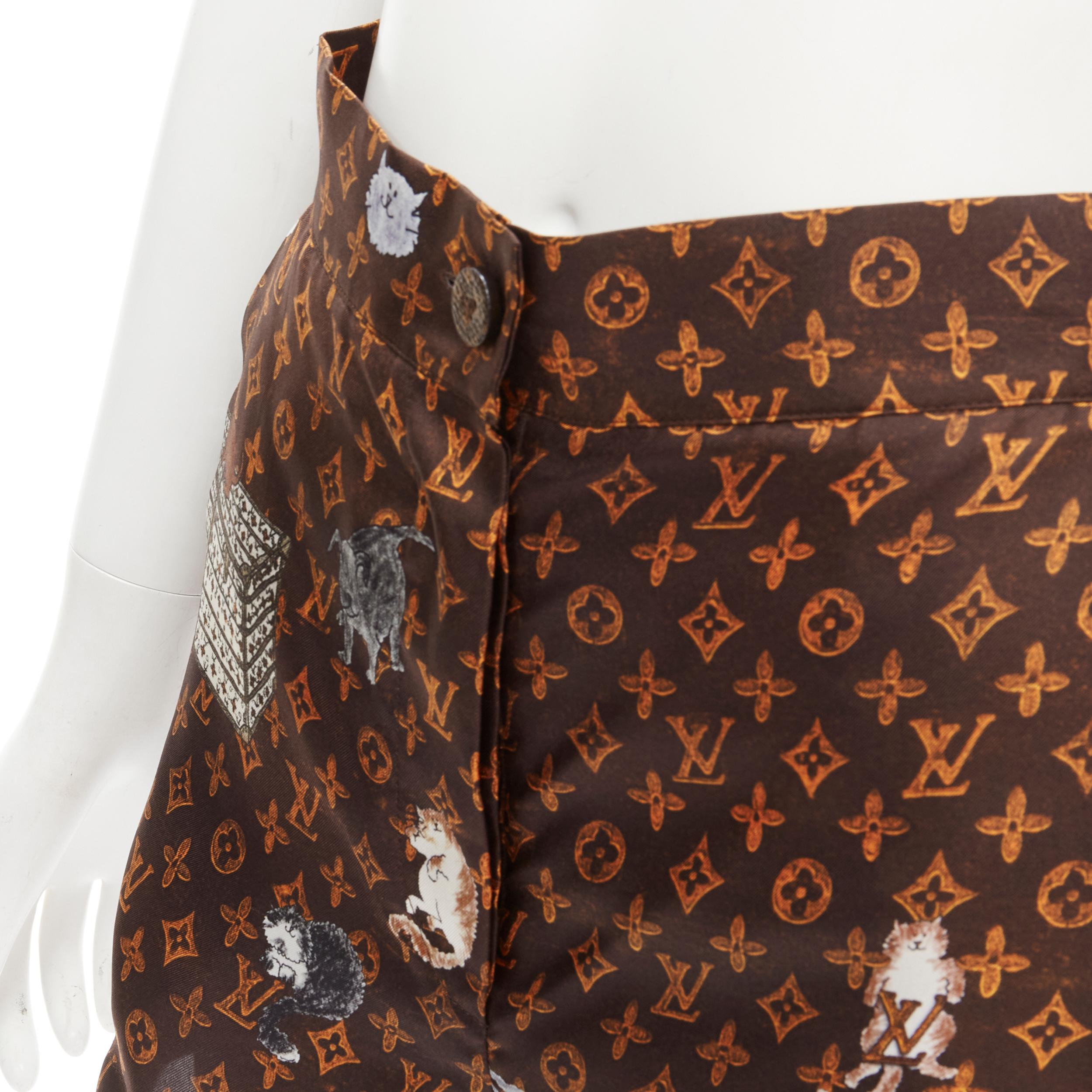 LOUIS VUITTON 2019 Catogram LV monogram print silk shorts FR34 XS In Excellent Condition For Sale In Hong Kong, NT