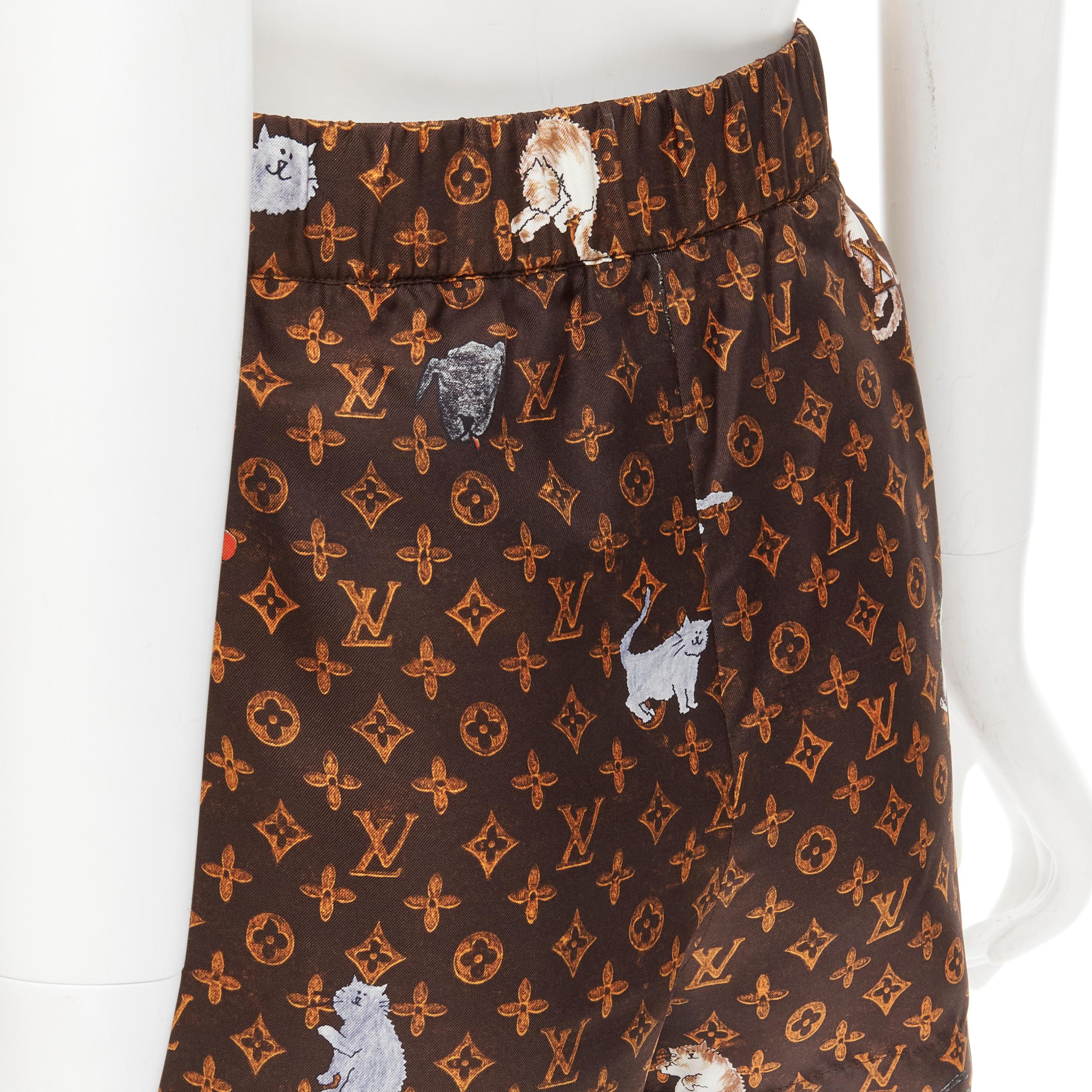 Women's LOUIS VUITTON 2019 Catogram LV monogram print silk shorts FR34 XS For Sale