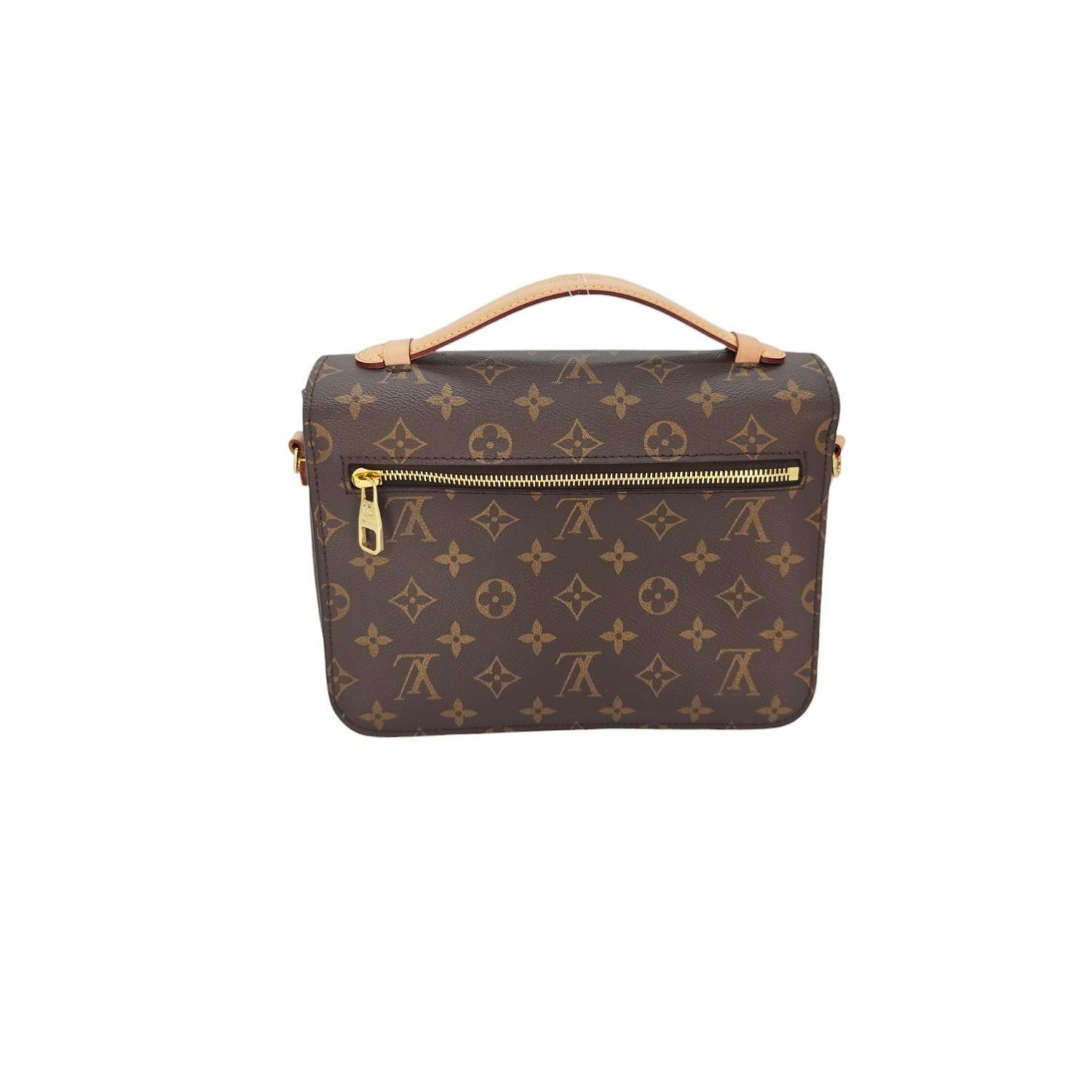 Louis Vuitton 2019 Monogram Canvas Pochette Metis Handbag In Good Condition In Scottsdale, AZ