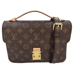 Louis Vuitton 2019 Monogram Canvas Pochette Metis Handbag
