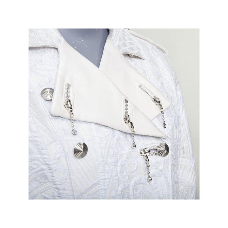 LOUIS VUITTON 2020 Runway ivoire brocart argenté soie militaire cropped biker jacket FR36 S
Référence : VACN/A00106
Marque : Louis Vuitton
Designer : Nicolas Ghesquiere
Collectional : Croisière 2020 - Défilé
Matière : Polyester, mélange
Couleur :