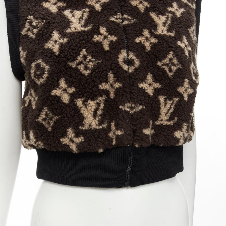 LOUIS VUITTON 2021 brown monogram fleece zip up cropped hooded
