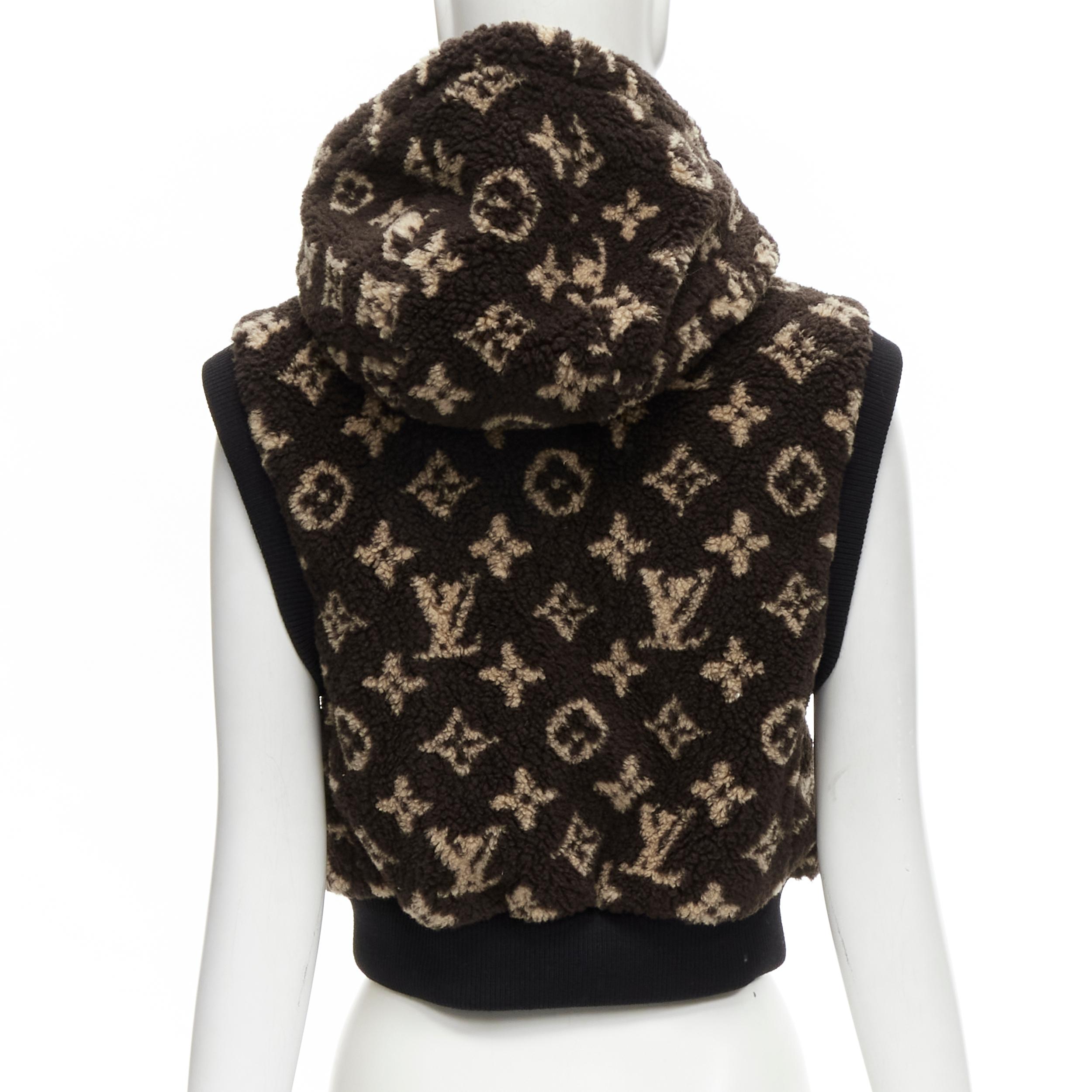 LOUIS VUITTON 2021 brown monogram fleece zip up cropped hooded vest jacket FR36 In Excellent Condition In Hong Kong, NT
