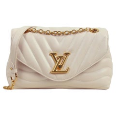 Louis Vuitton 2021 LIKE NEW Ivorie Ivory Calfskin LV New Wave Chain Flap Bag  For Sale at 1stDibs