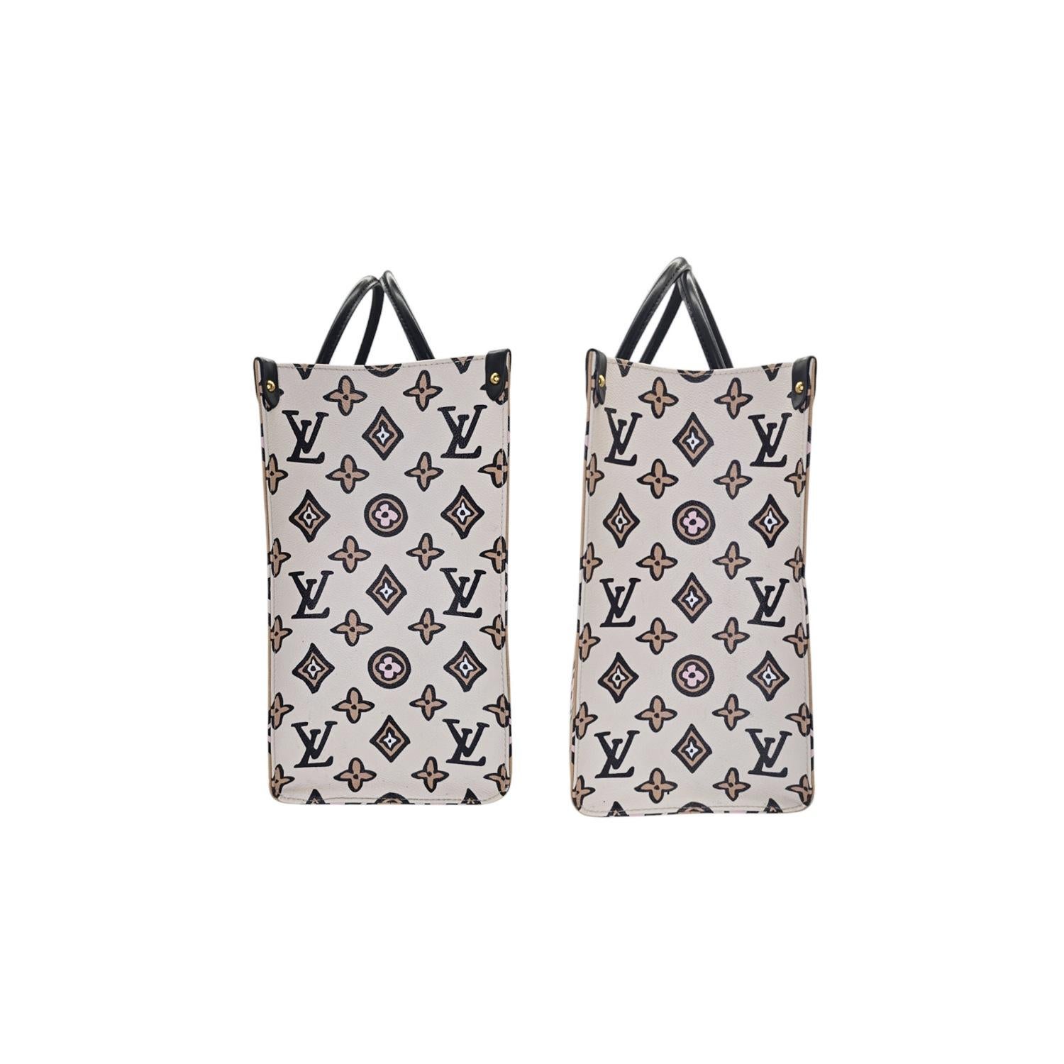 Louis Vuitton 2021 Monogram Giant Wild At Heart Arizona Onthego GM For Sale 1