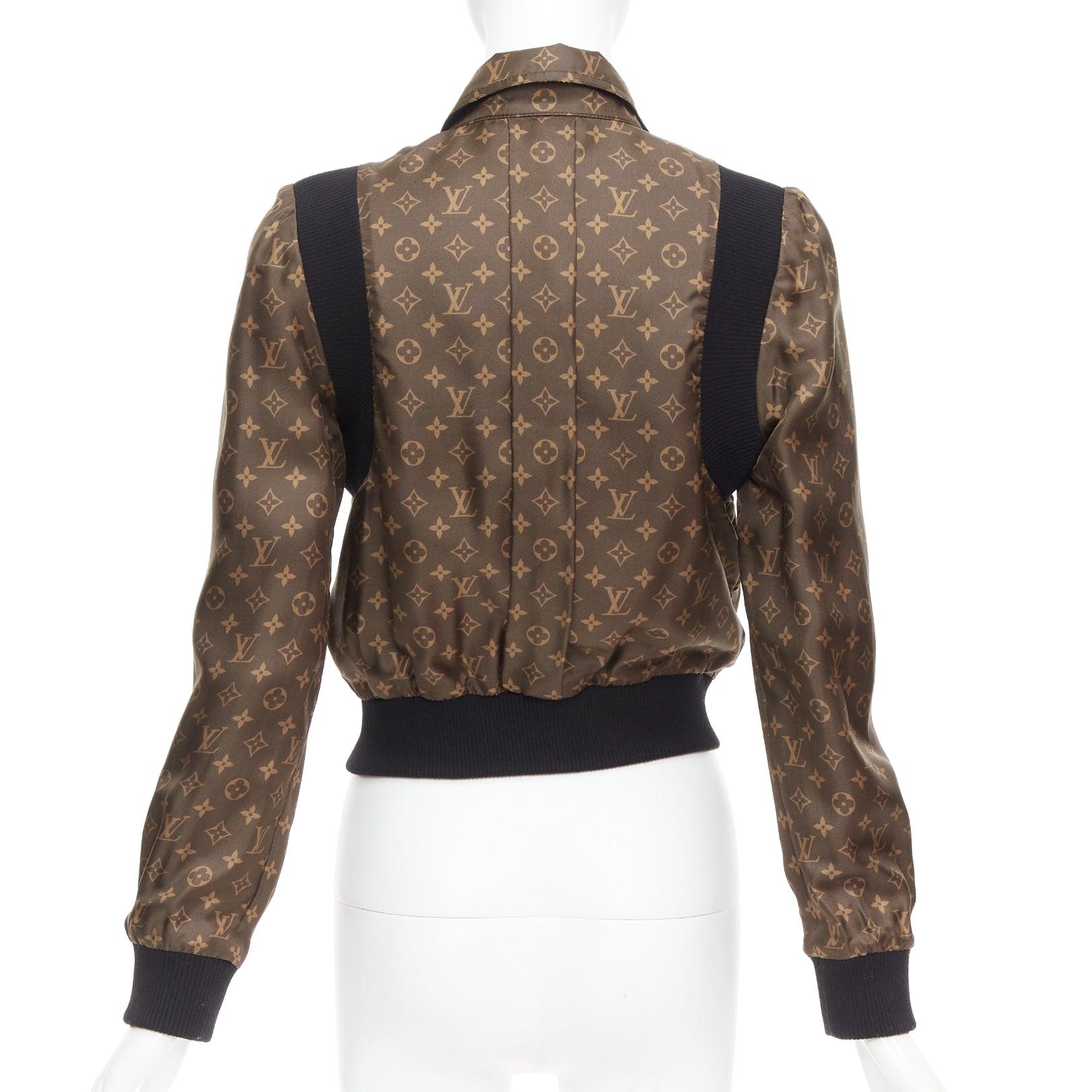 LOUIS VUITTON 2021 Reversible LV monogram cropped bomber jacket FR36 S For Sale 4