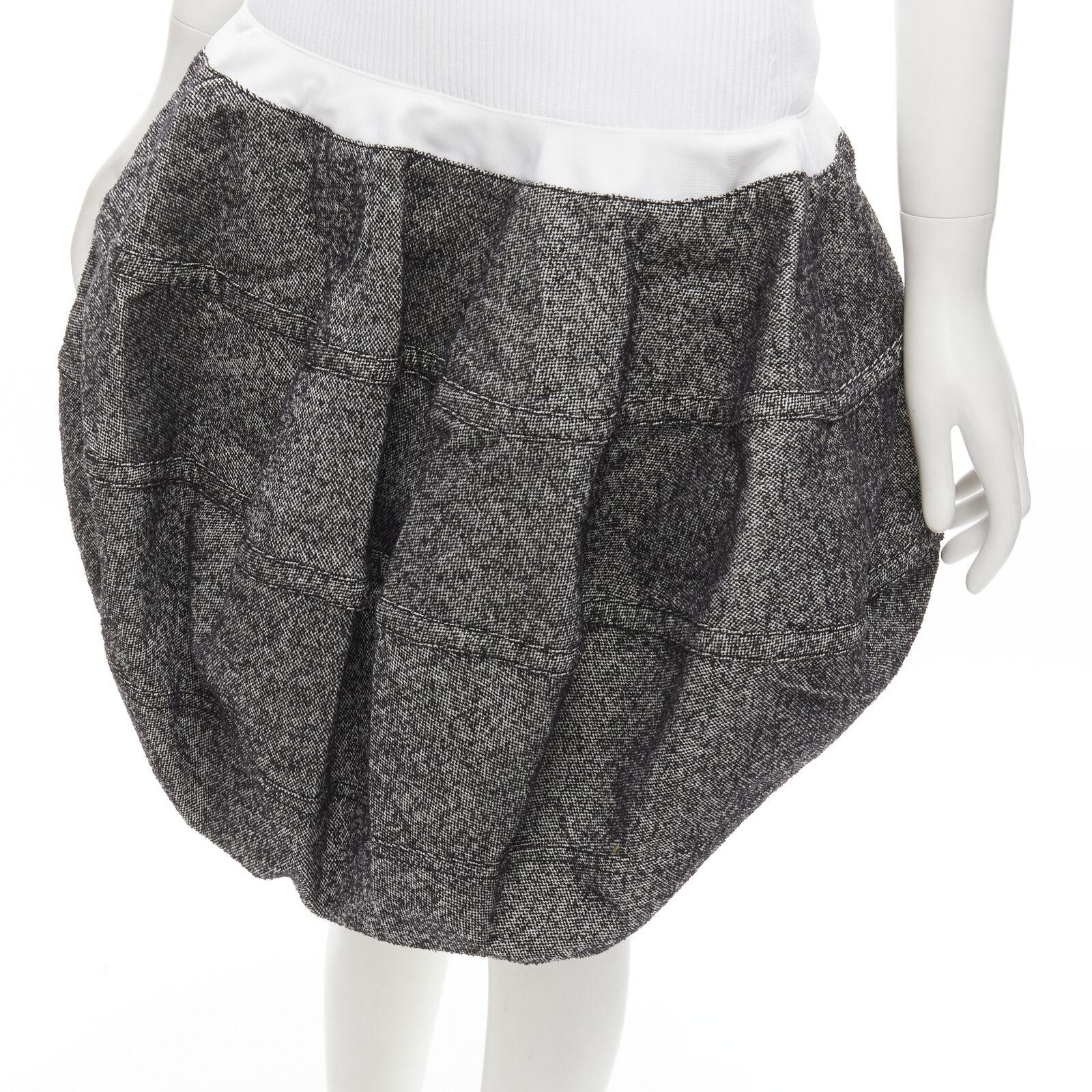 LOUIS VUITTON 2021 Runway white ribbed grey wool dropped bubble skirt FR34 XS For Sale 2
