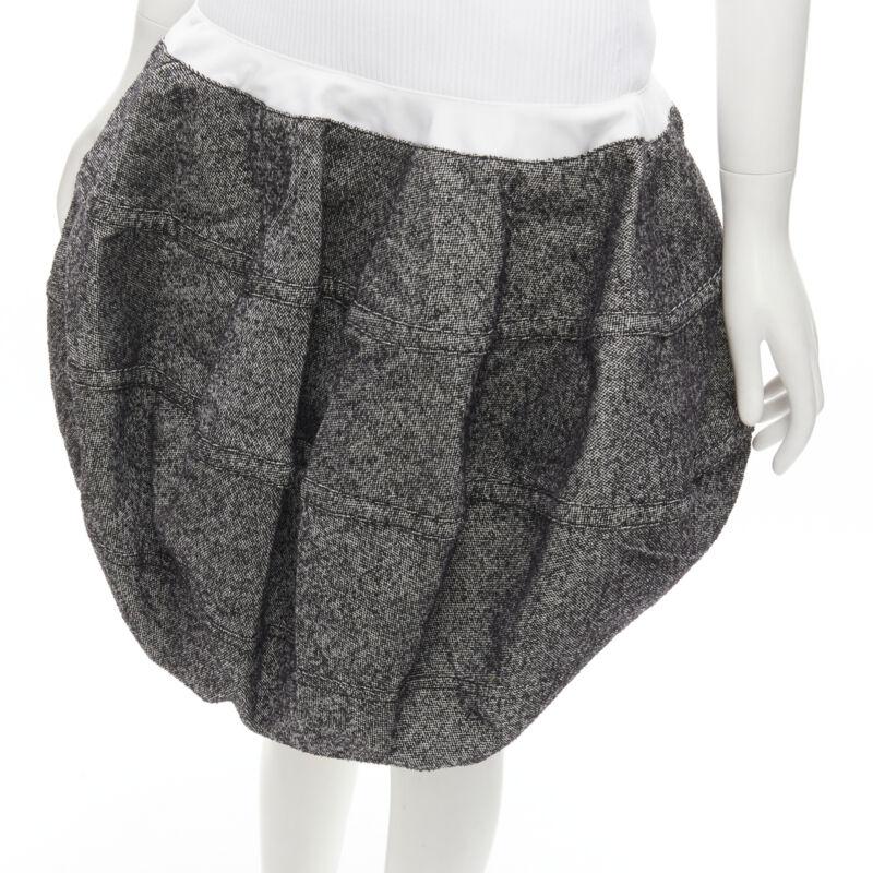 LOUIS VUITTON 2021 Runway white ribbed grey wool dropped bubble skirt FR34 XS For Sale 3