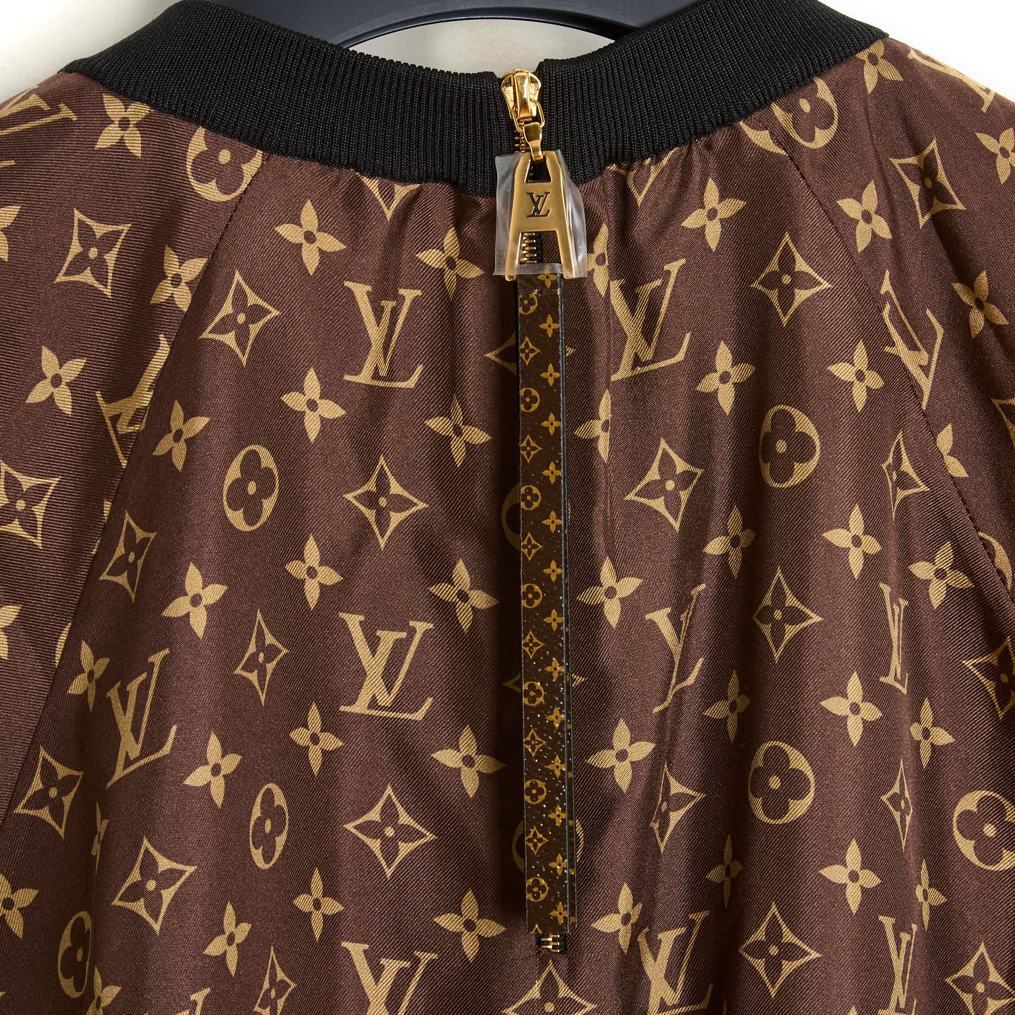 Louis Vuitton 2021 Top FR38 Monogram Silk Blouse US8 New with tags 2