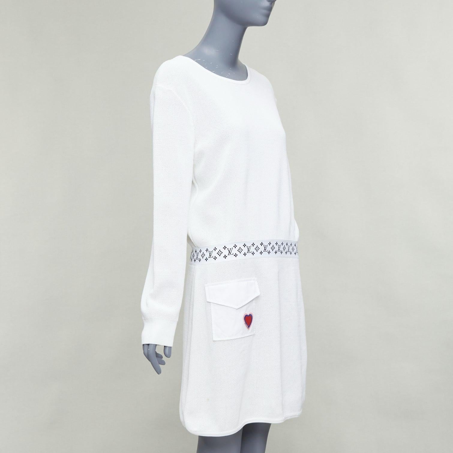 Gris LOUIS VUITTON 2023 Queen of Hearts crème badge LV slouchy dress L en vente