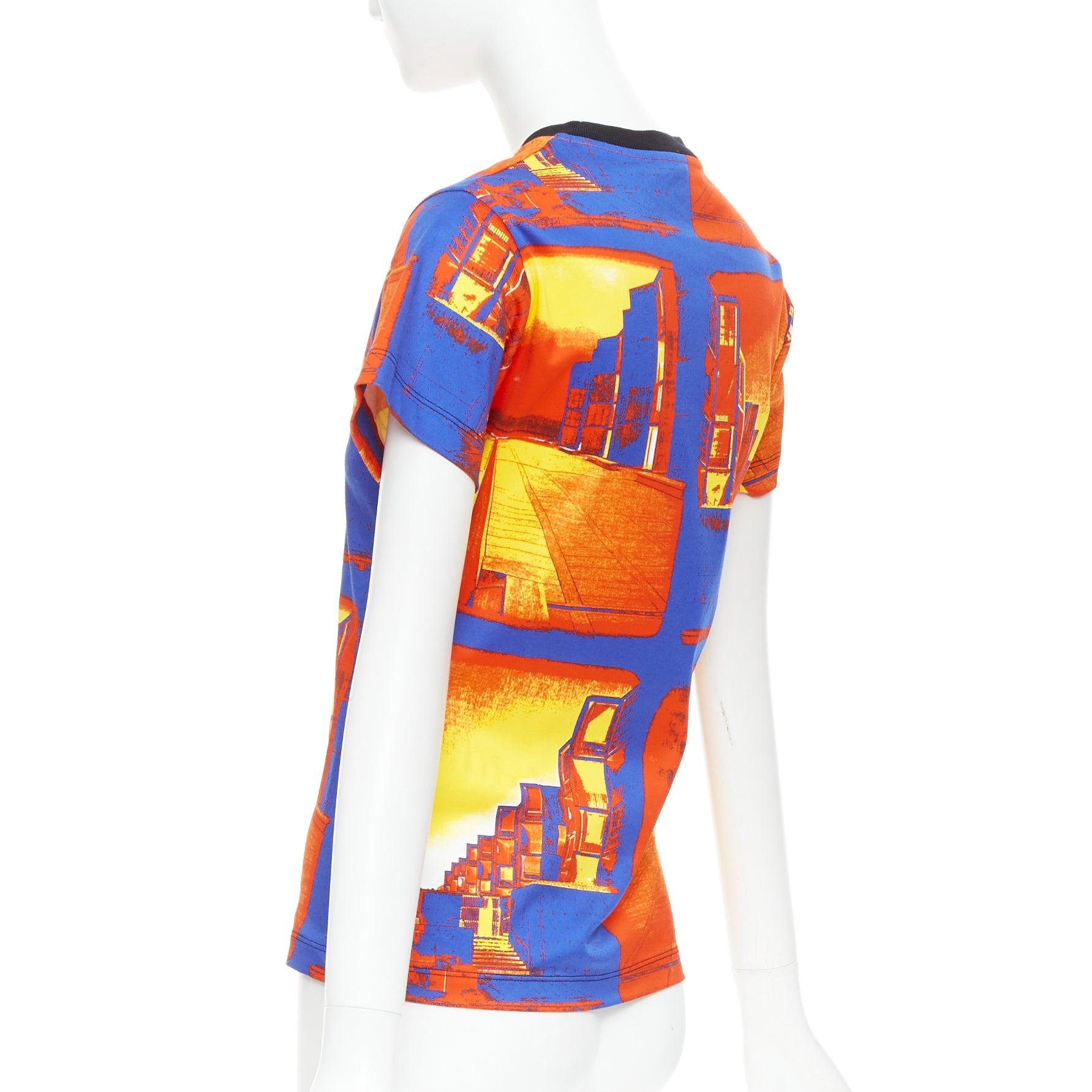 LOUIS VUITTON 2023 Salk Institute orange city print LV chain tshirt XS in vendita 1
