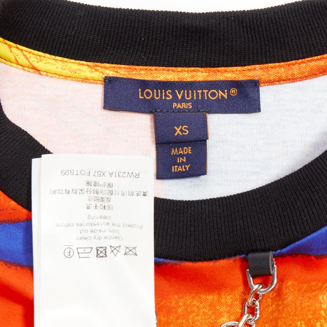 LOUIS VUITTON 2023 Salk Institute orange city print LV chain tshirt XS in vendita 3