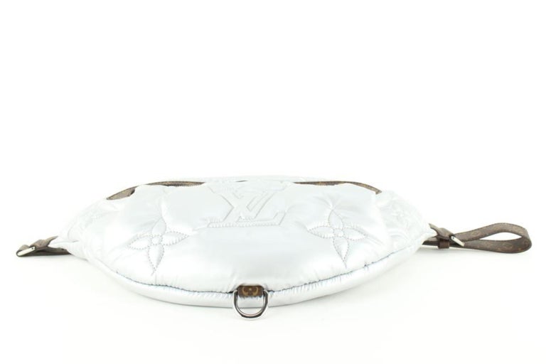 Mink clutch bag Louis Vuitton Grey in Mink - 34319813